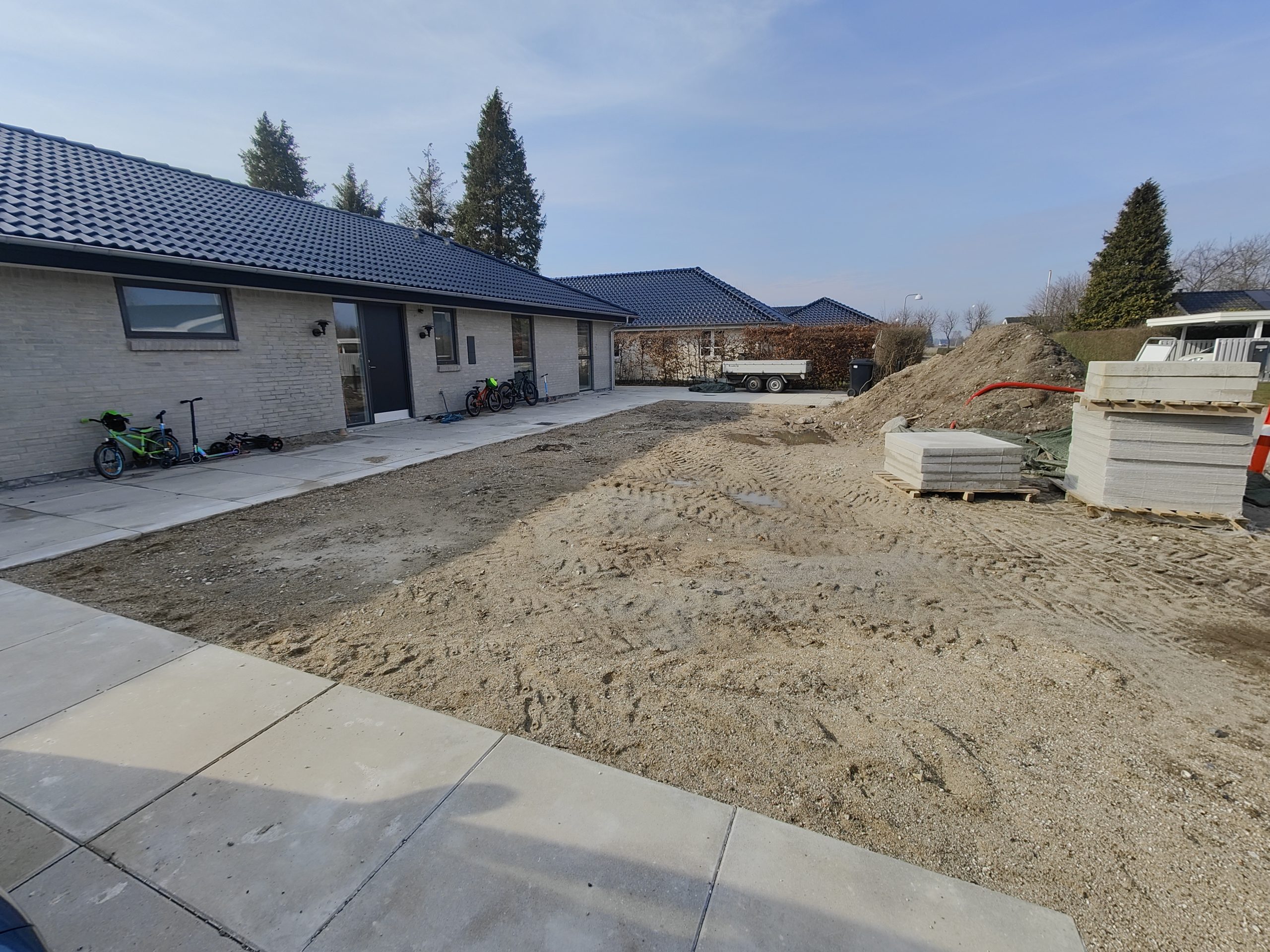 72 kvm. fodboldbane med kunstgræs