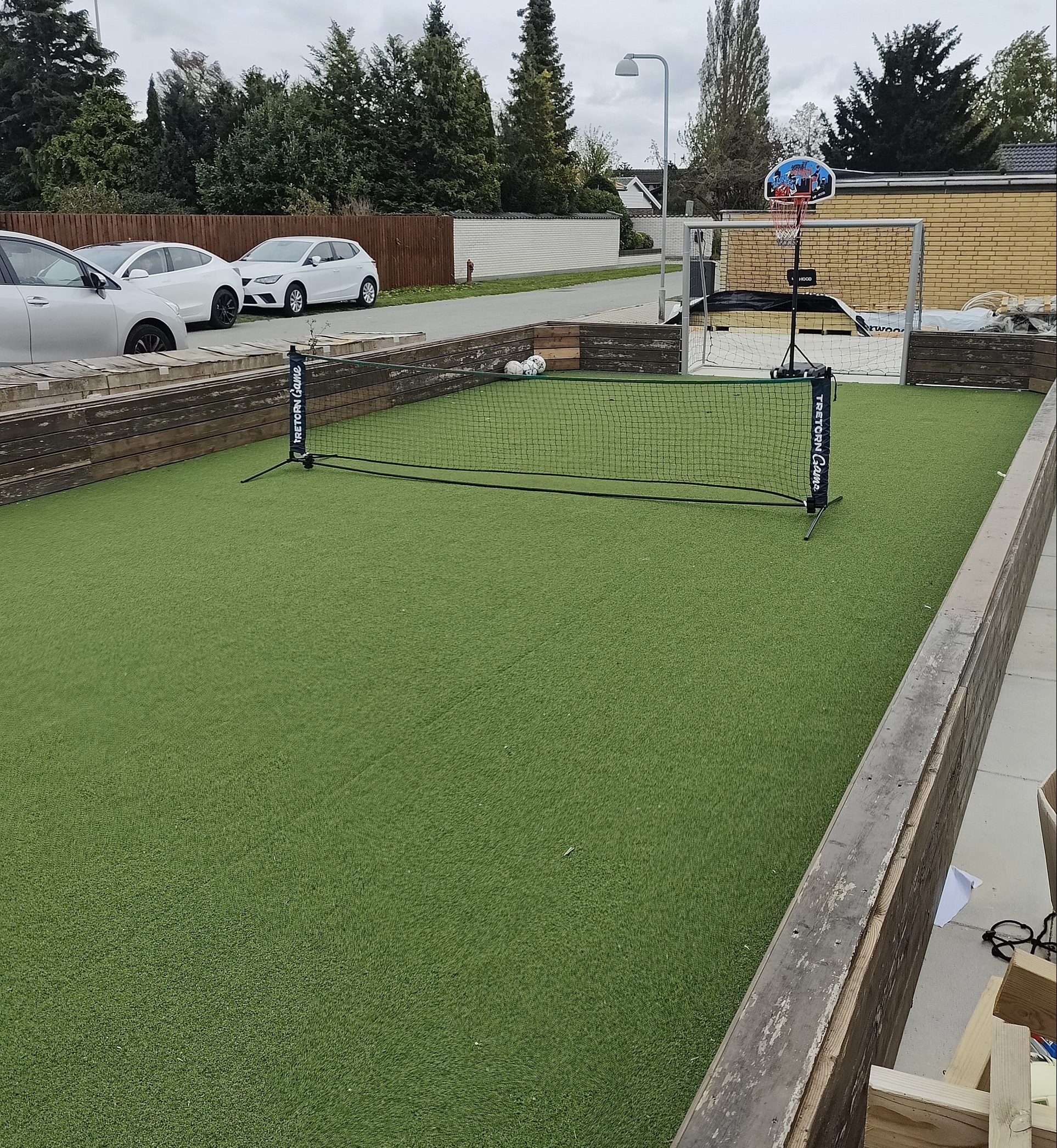 72 neliön jalkapallokenttä tekonurmesta