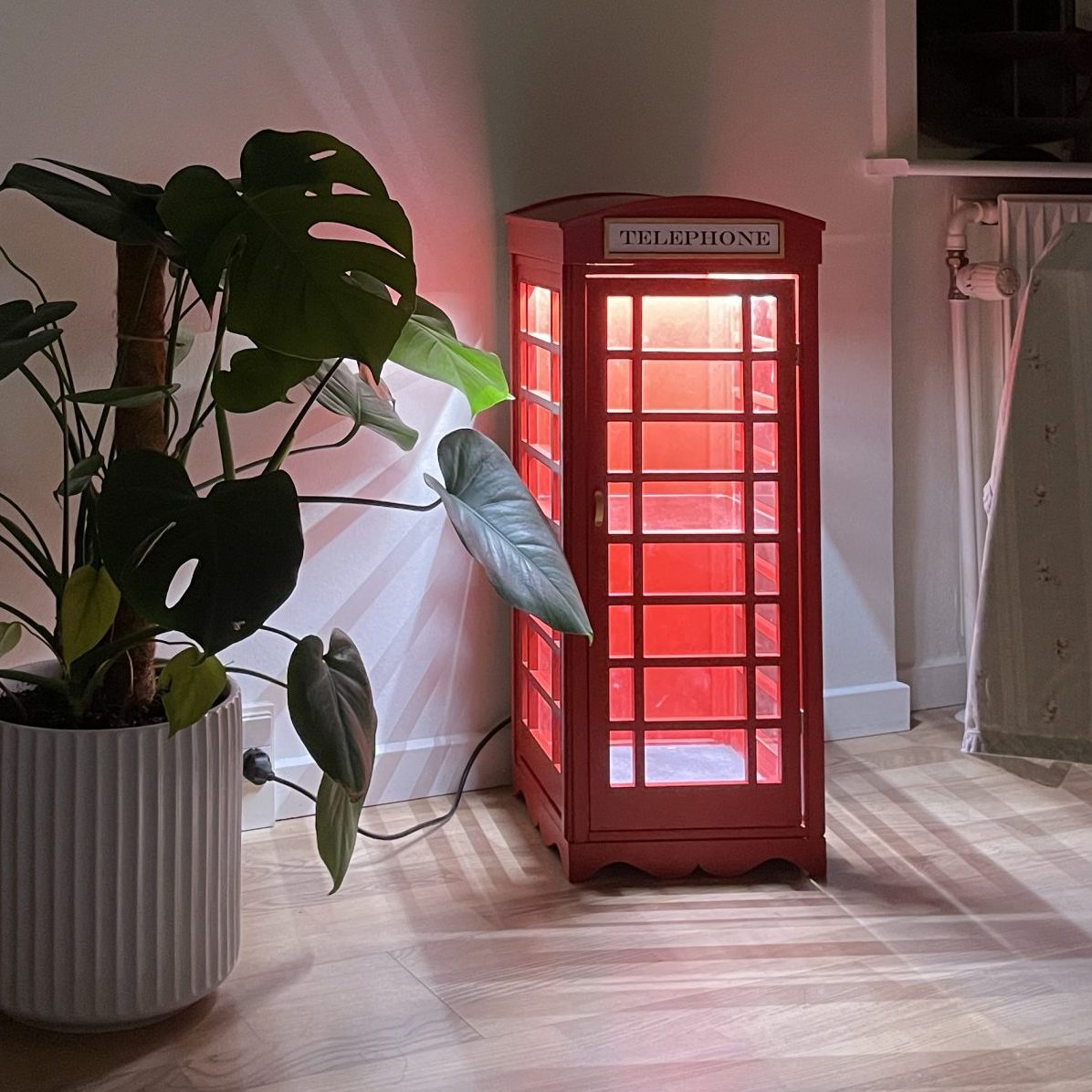 Englantilaisen puhelinkopin pienoismalli