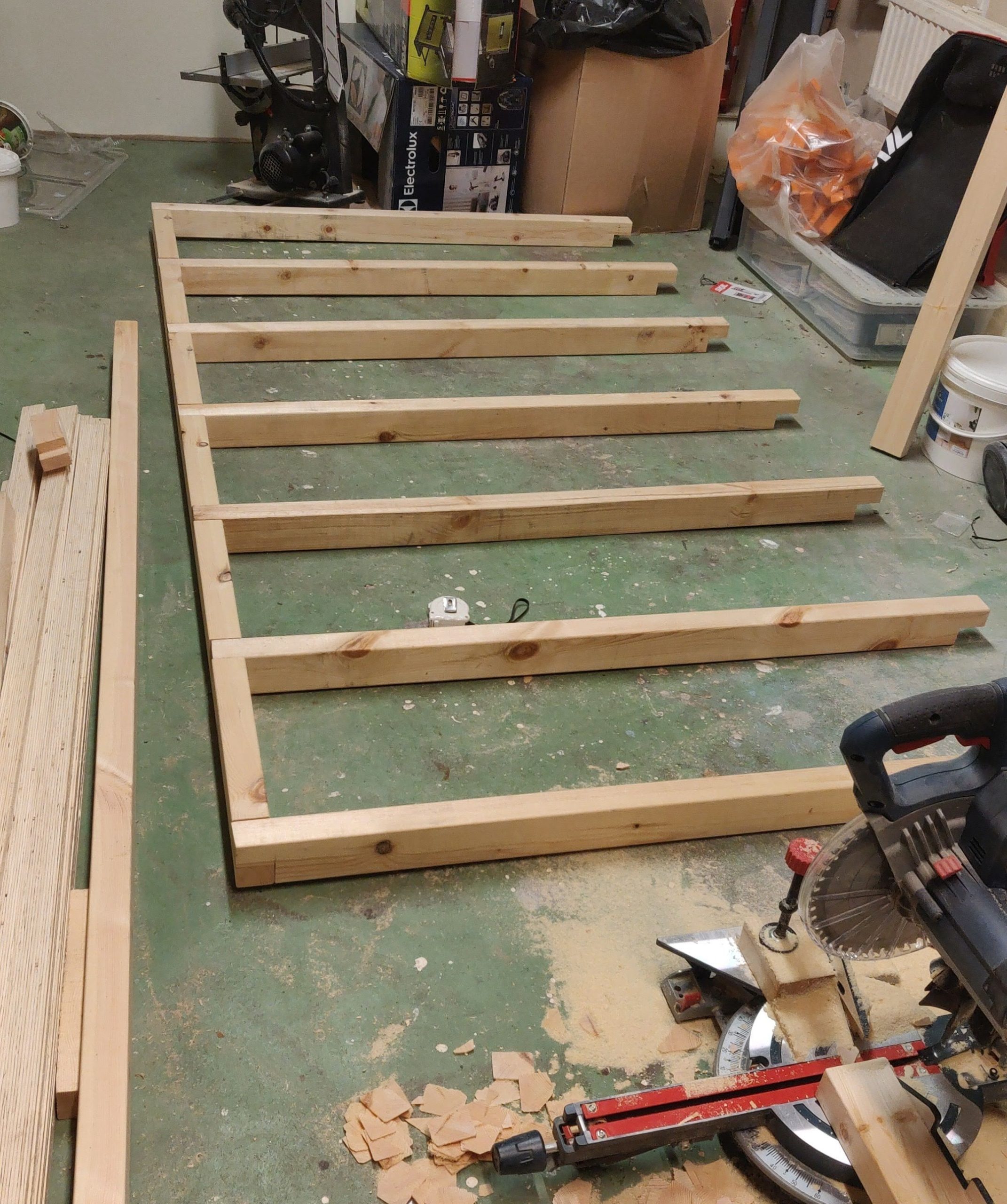 Sengegærde med sildebensmønster