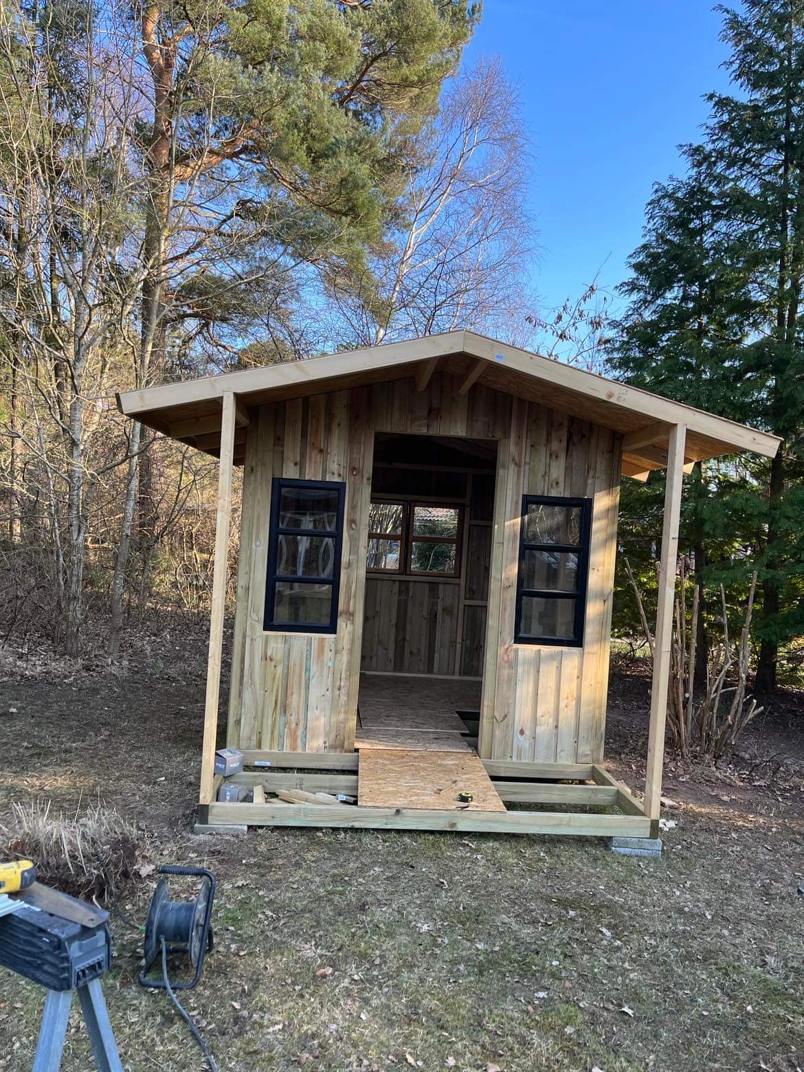 Litet förråd i trädgården