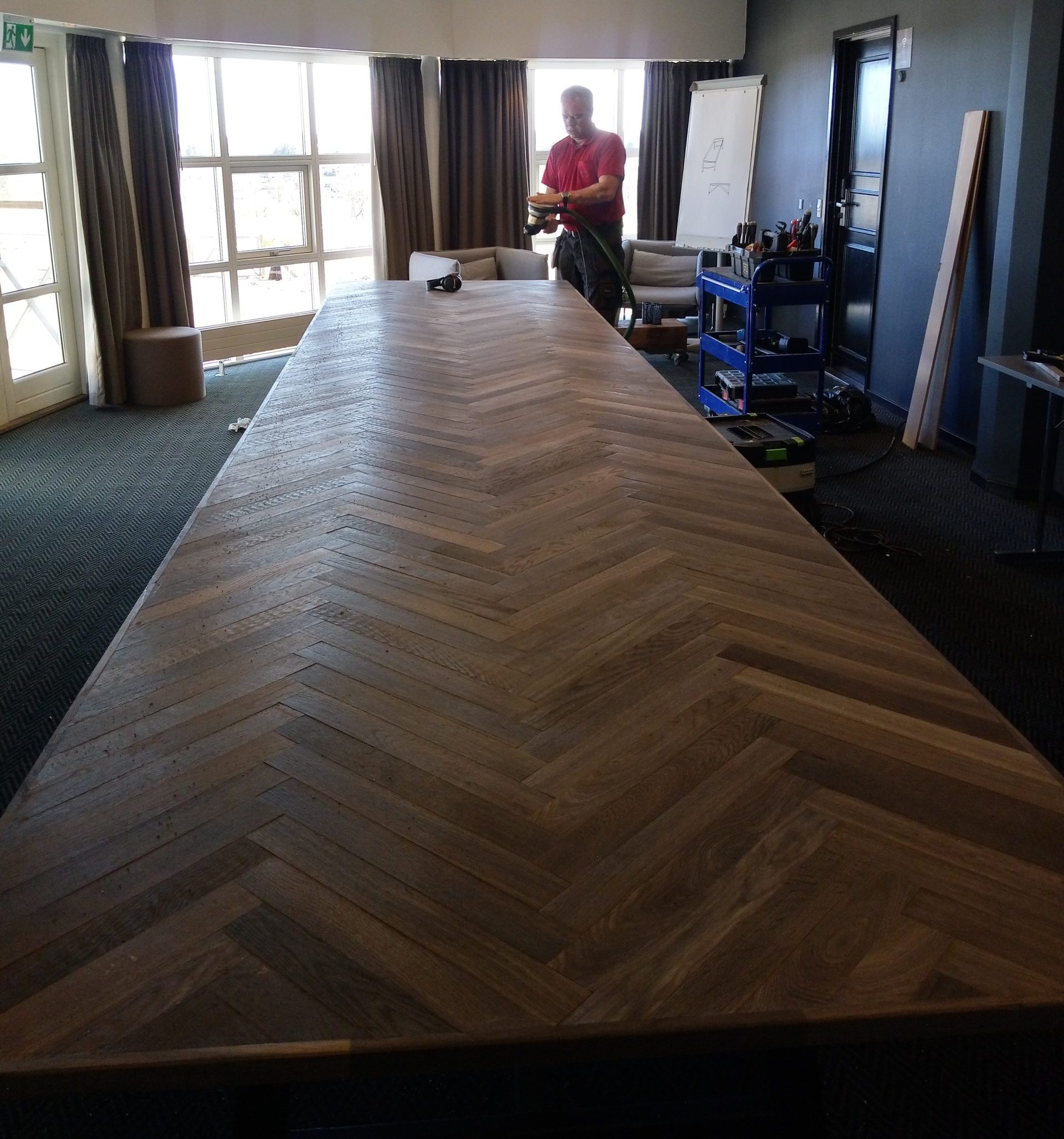 Mødebord med sildeben