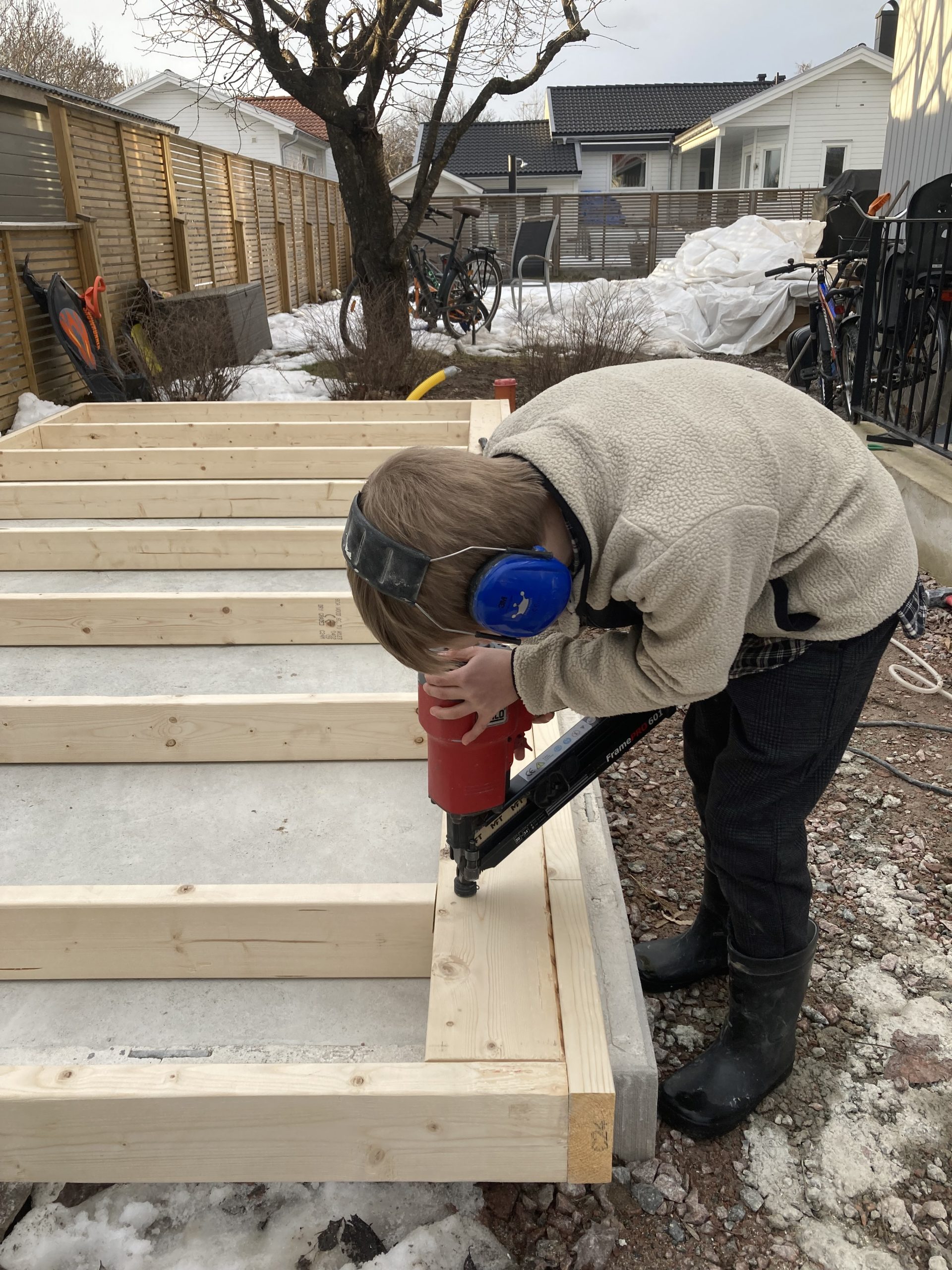 Redskapsskjul på gjuten platta