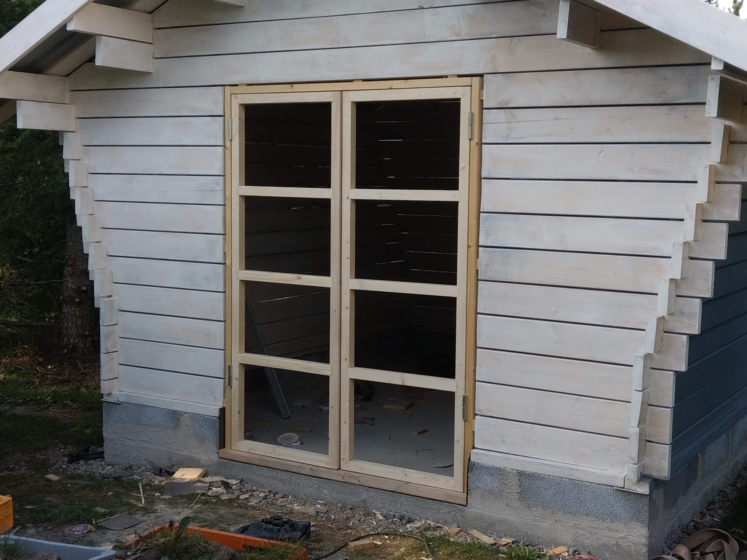 Timmerstuga för förvaring