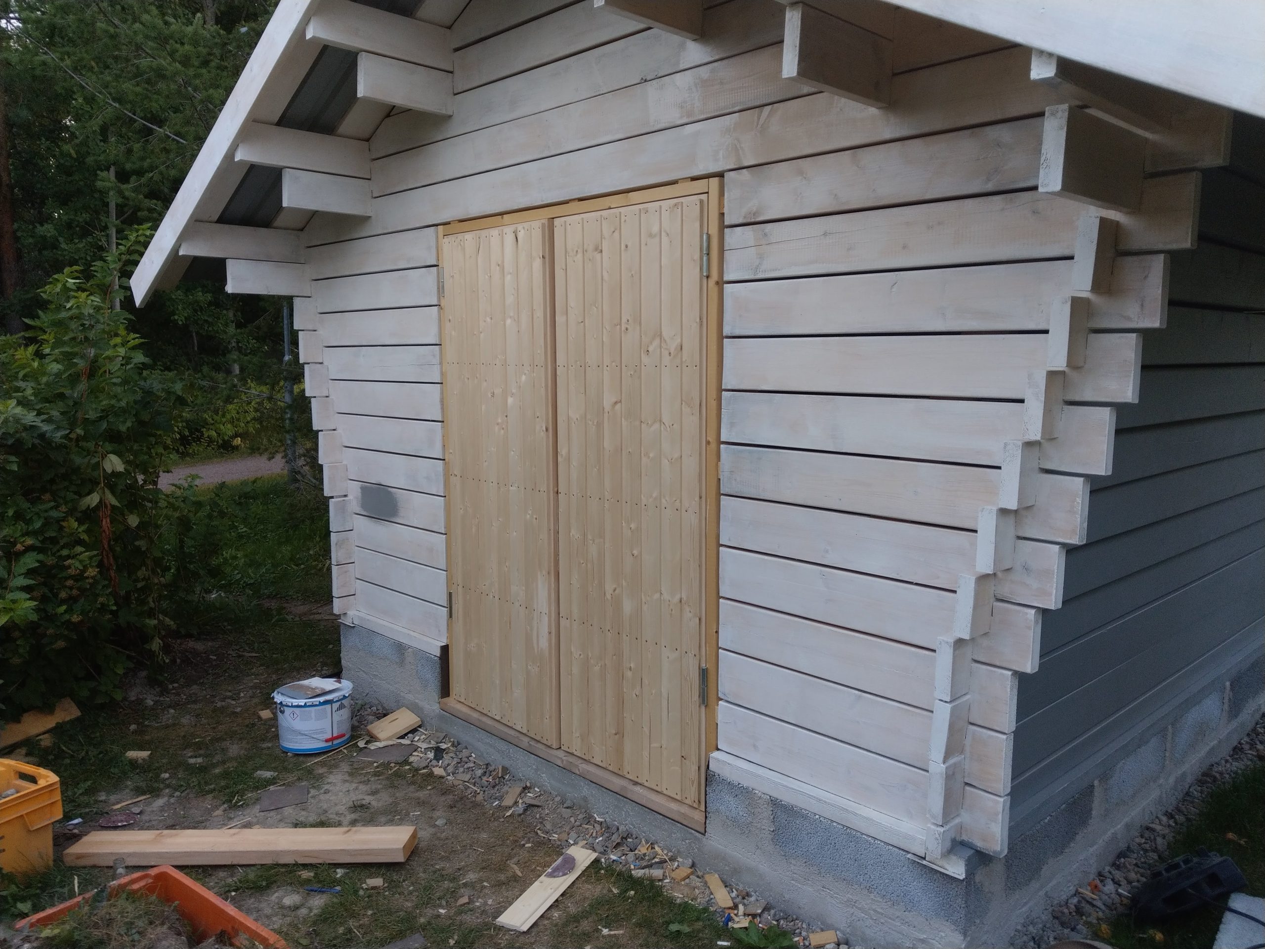 Timmerstuga för förvaring