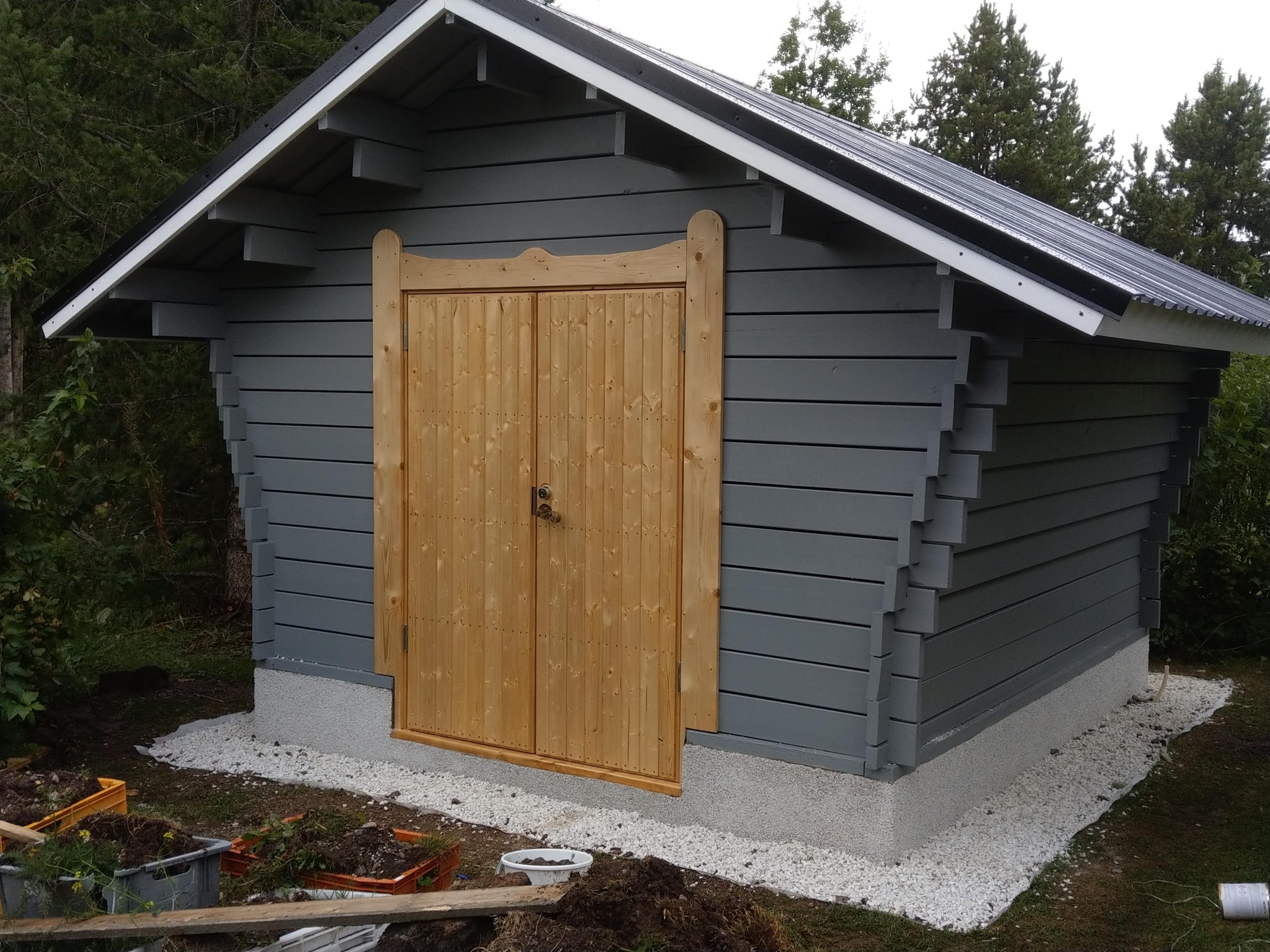 Timmerstuga för förvaring