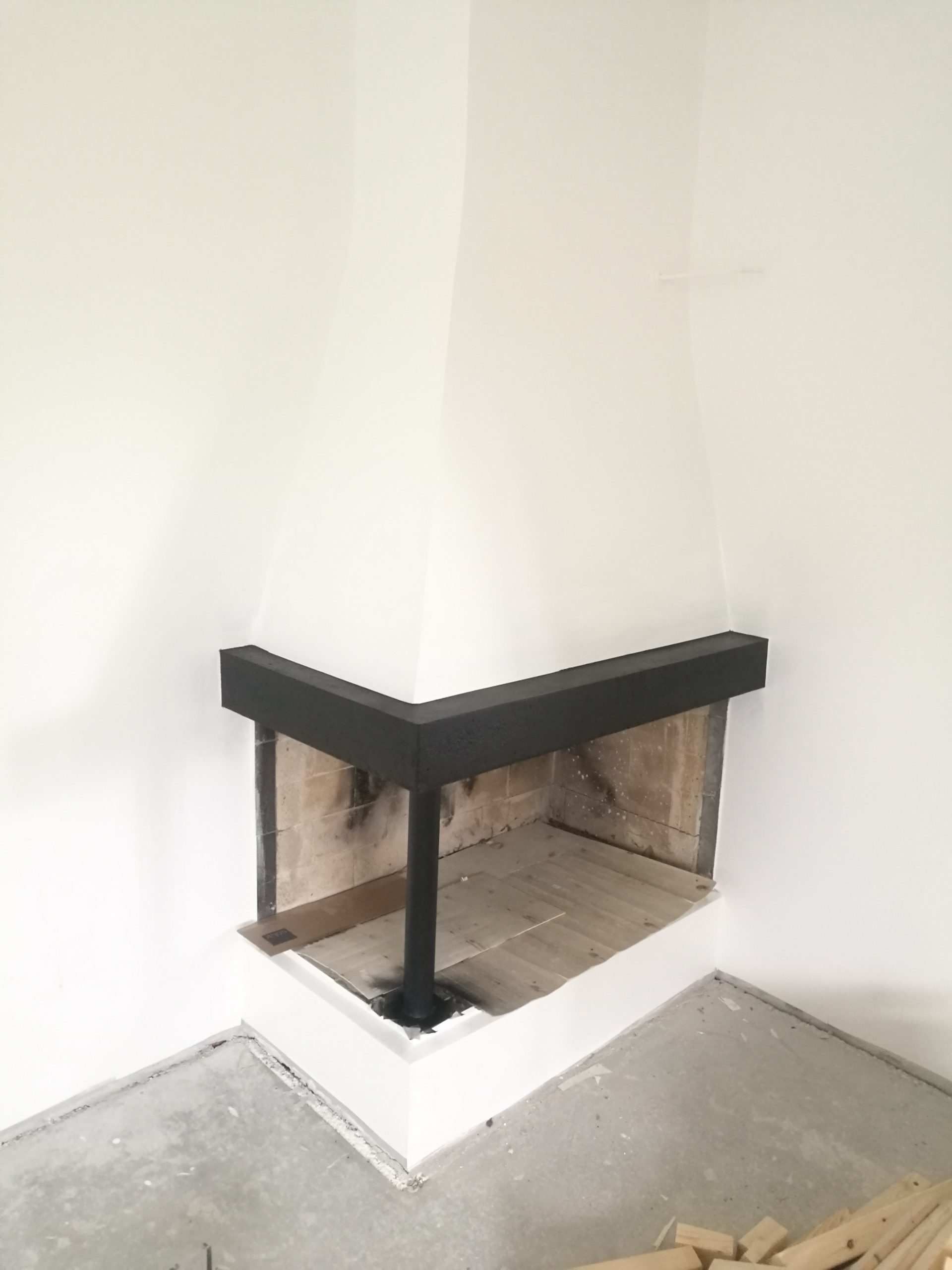 Barskap i nedlagt peis