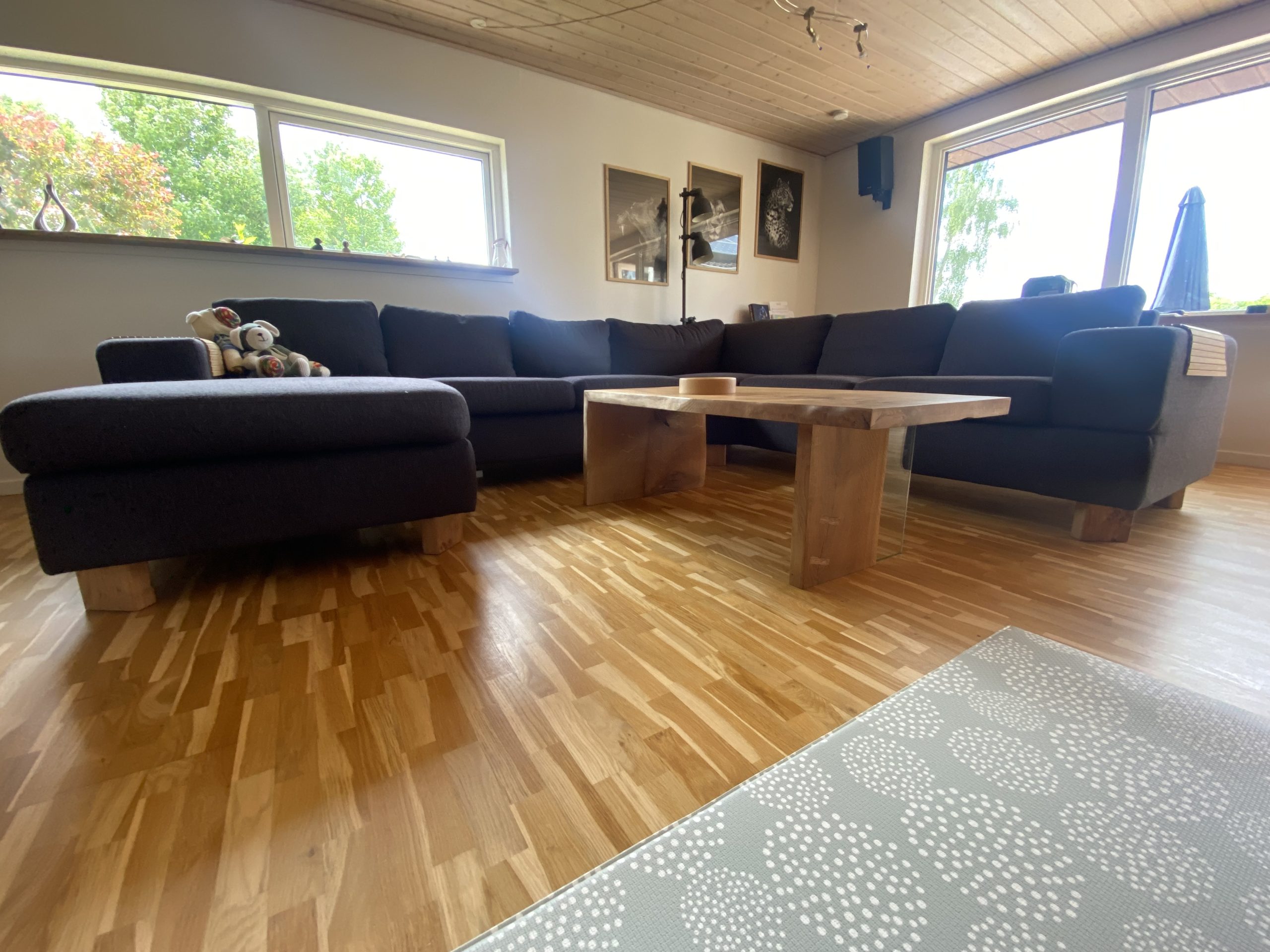 Soffbord av en ekplanka