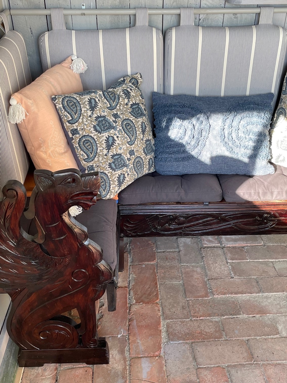 Stuga av återvunna material