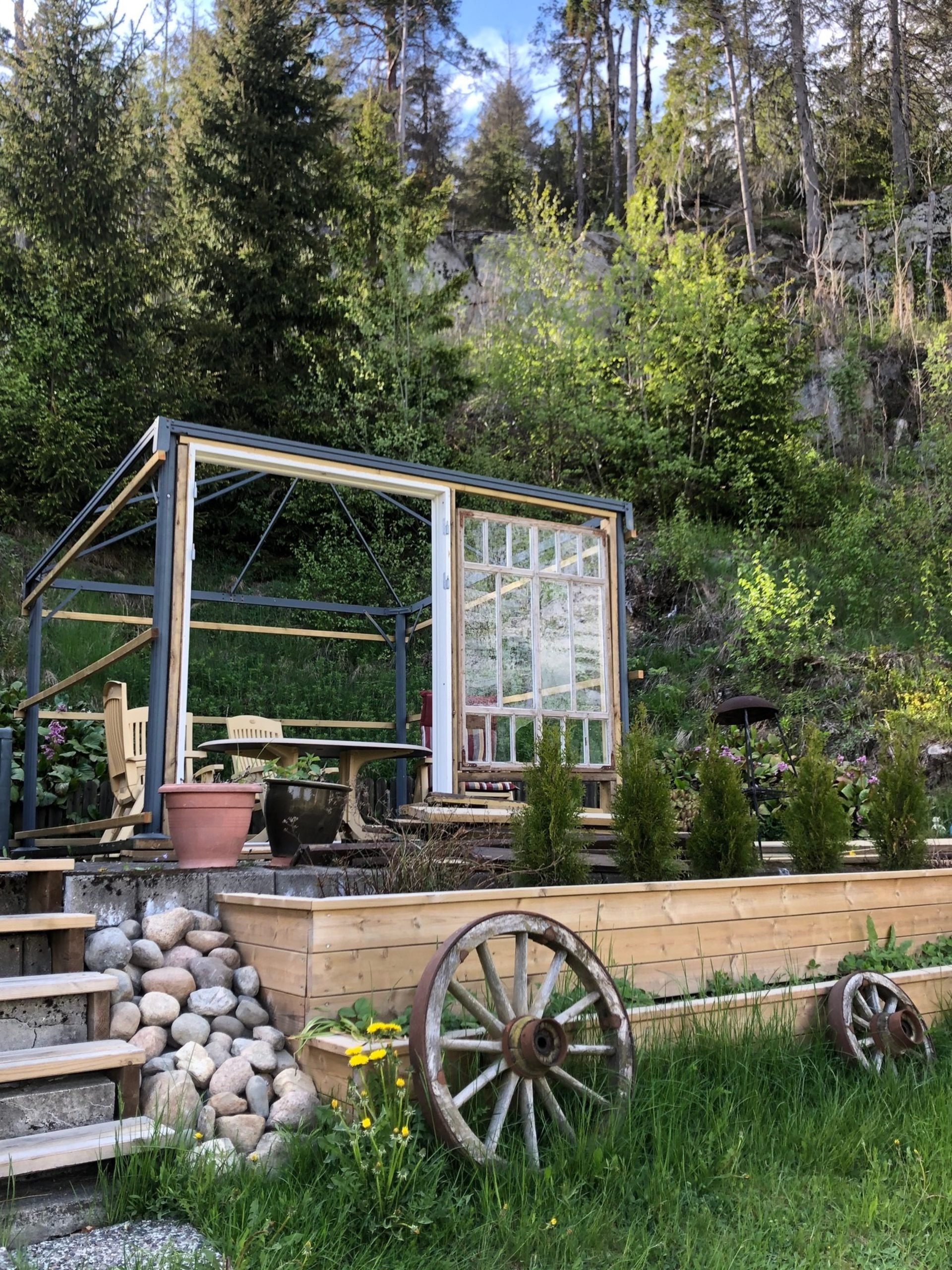 Stuga av återvunna material