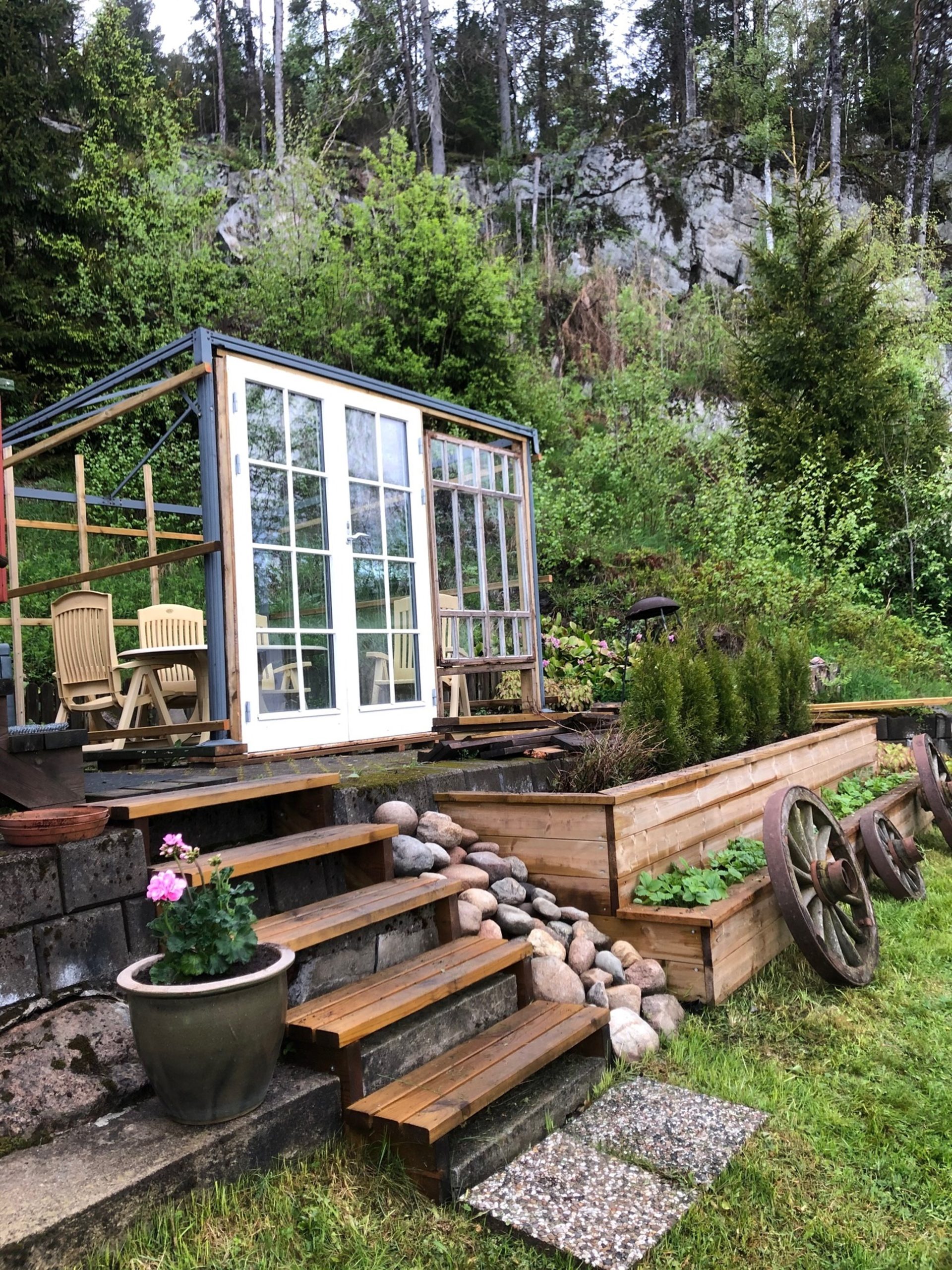 Stuga av återvunna material