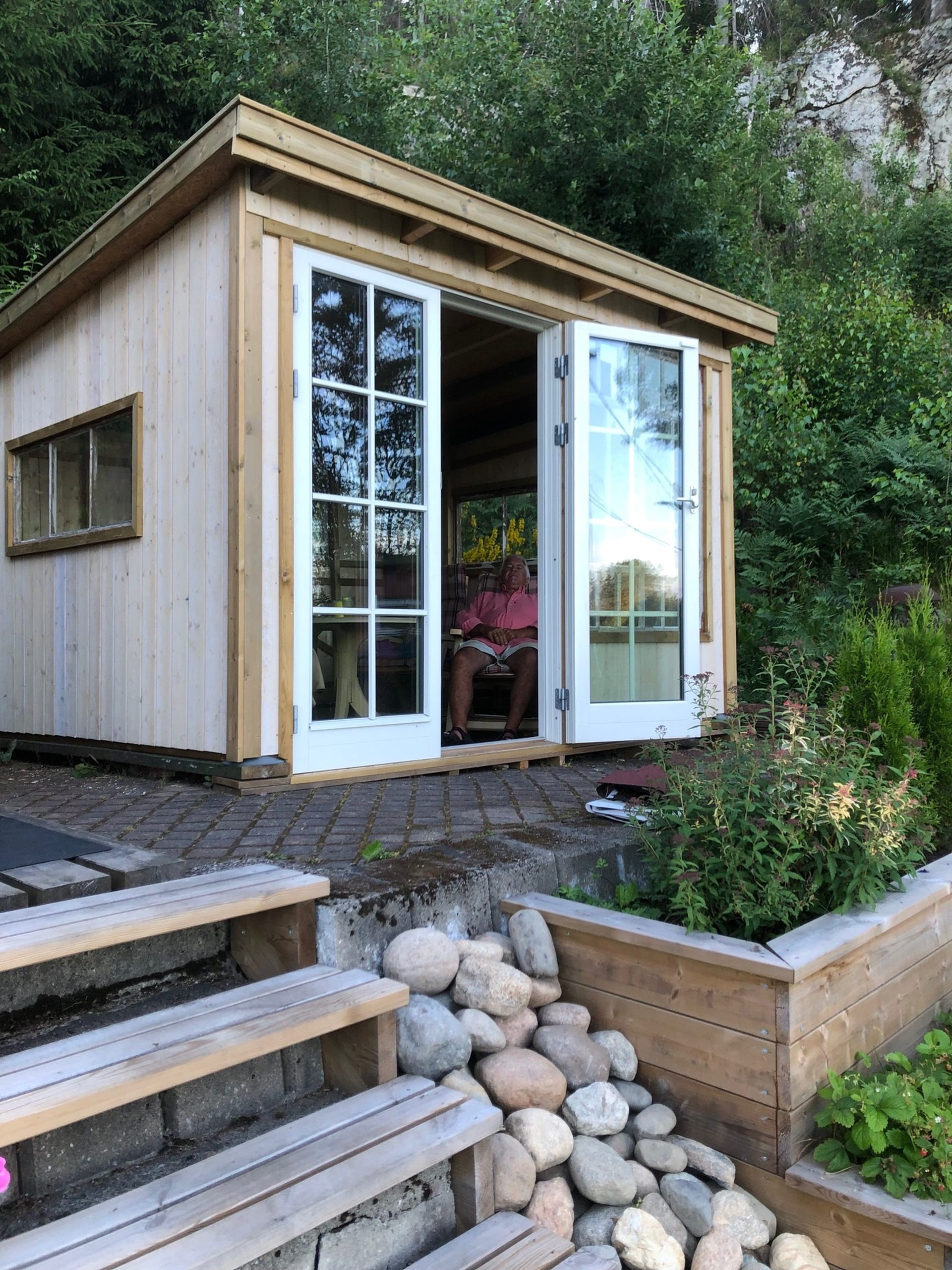 Stuga av återvunna material