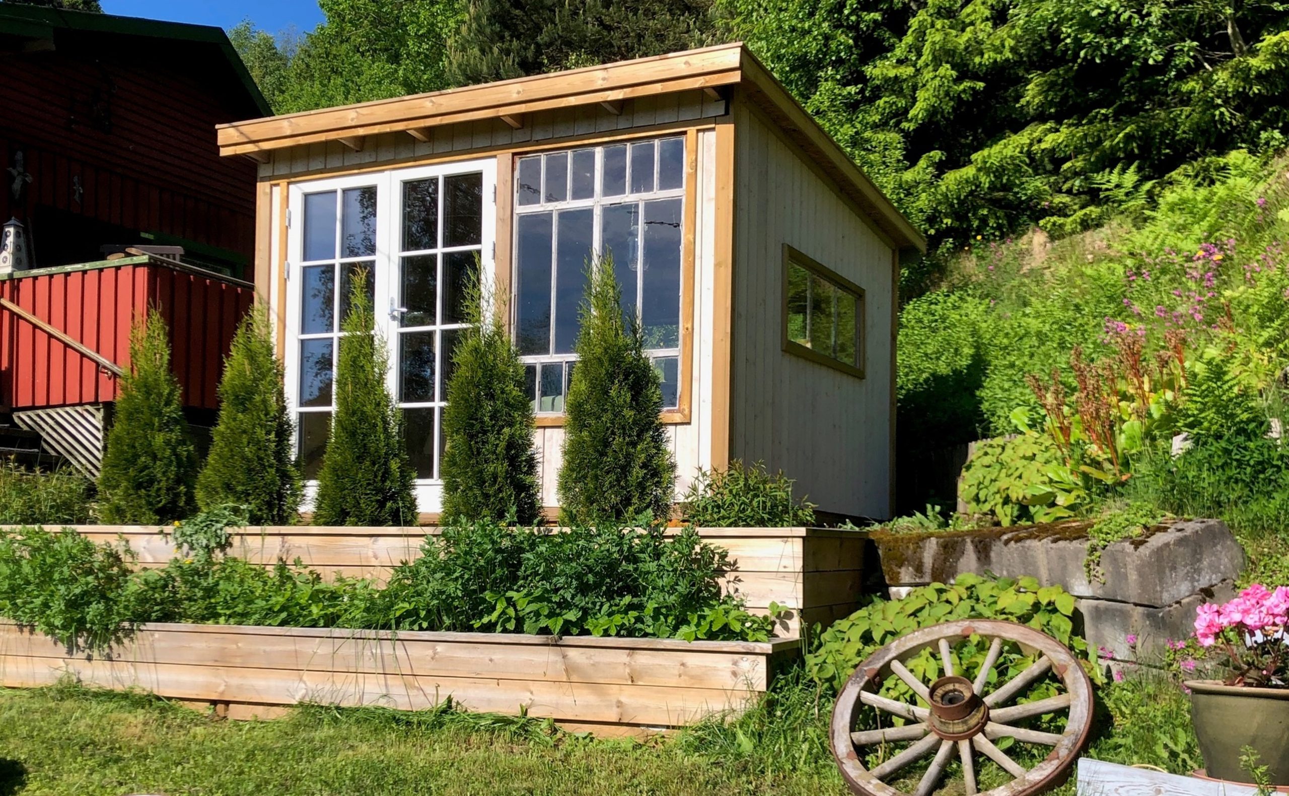 Stuga av återvunna material