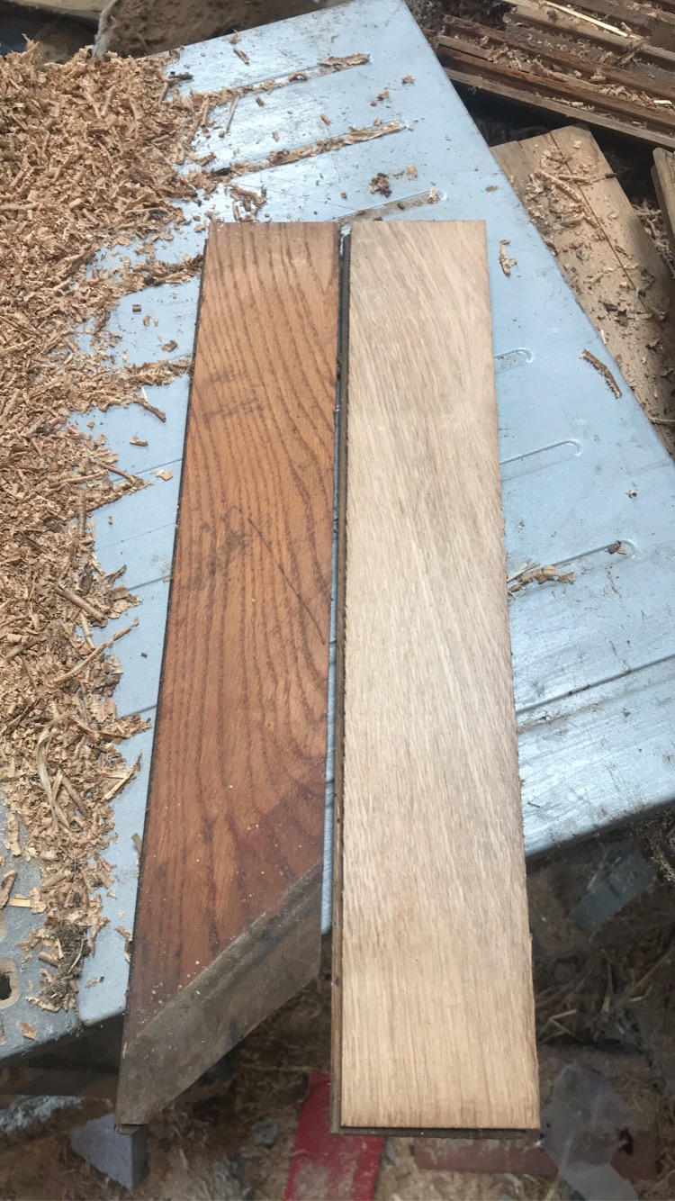 Spisebord med sildebens-parket