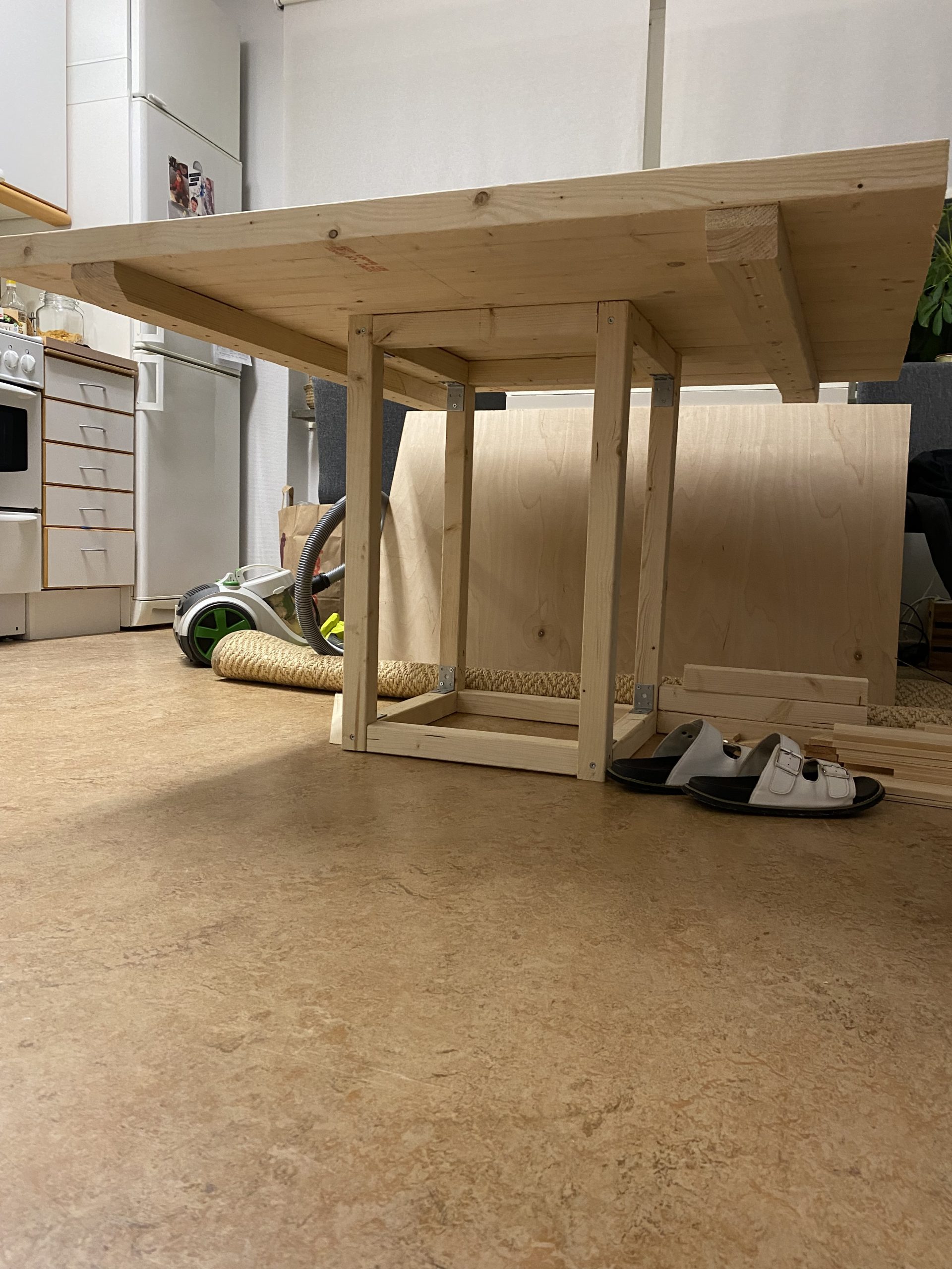 Spisebord med sokkel