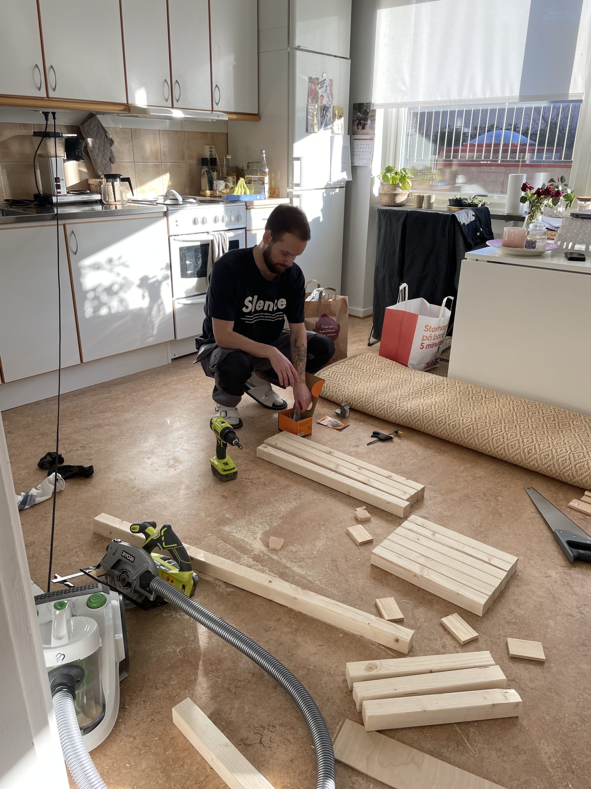 Spisebord med sokkel