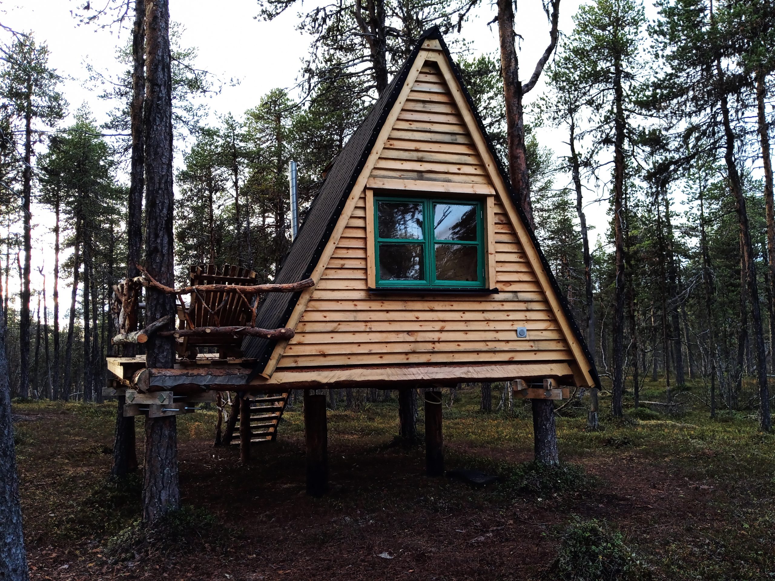 Trästuga av återvunna material