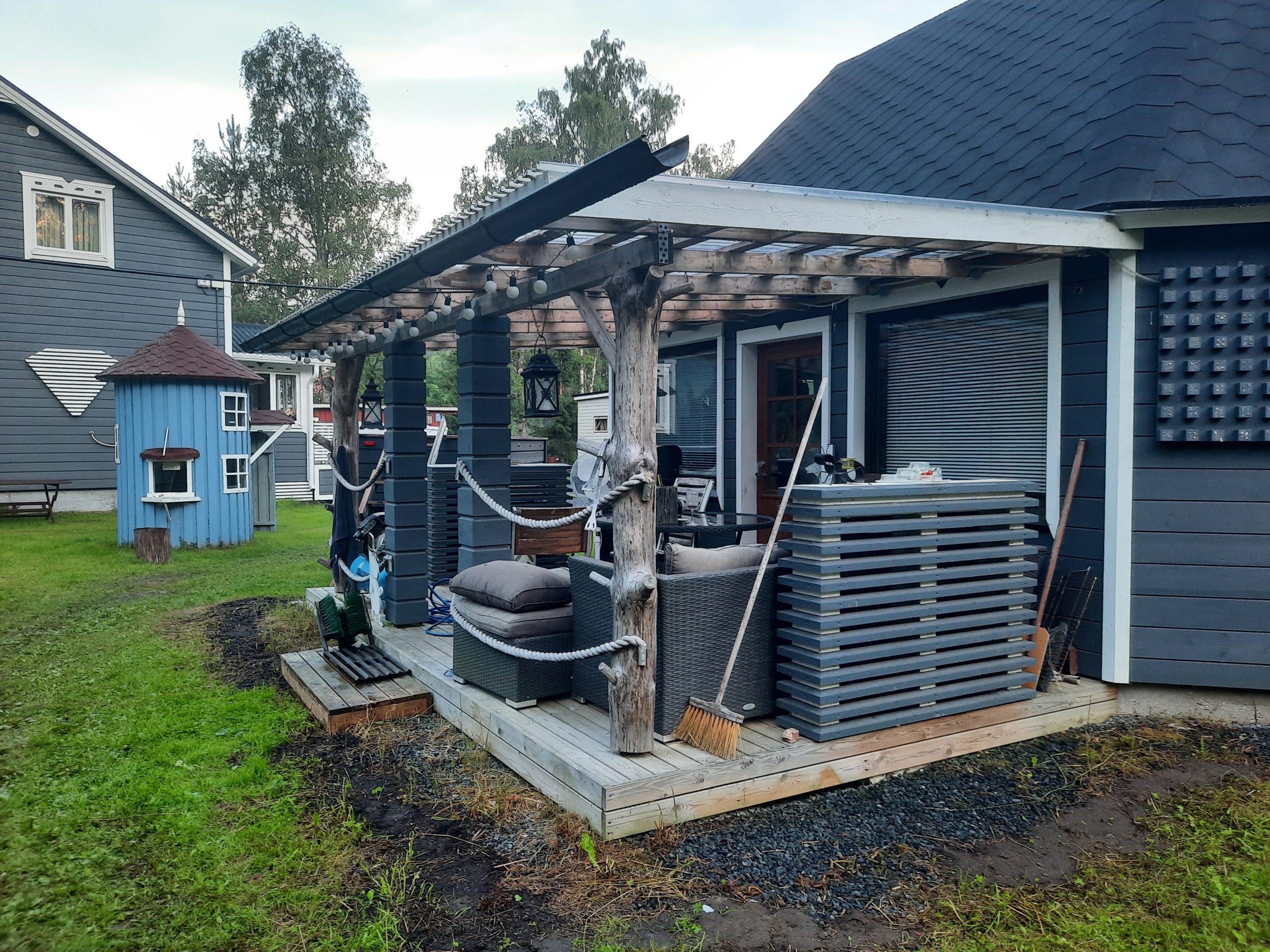 Man cave med liten terrass