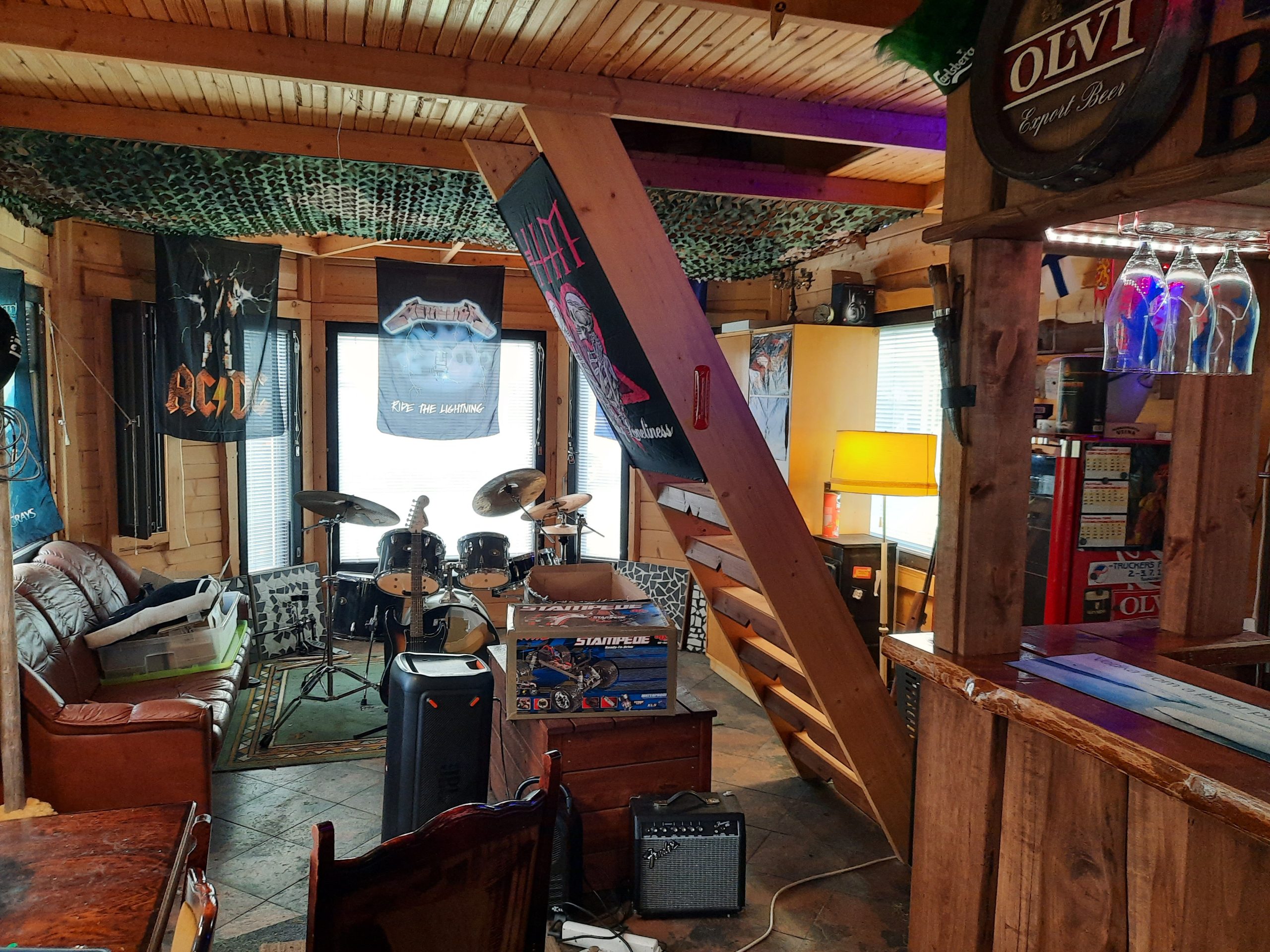 Man cave med liten terrass