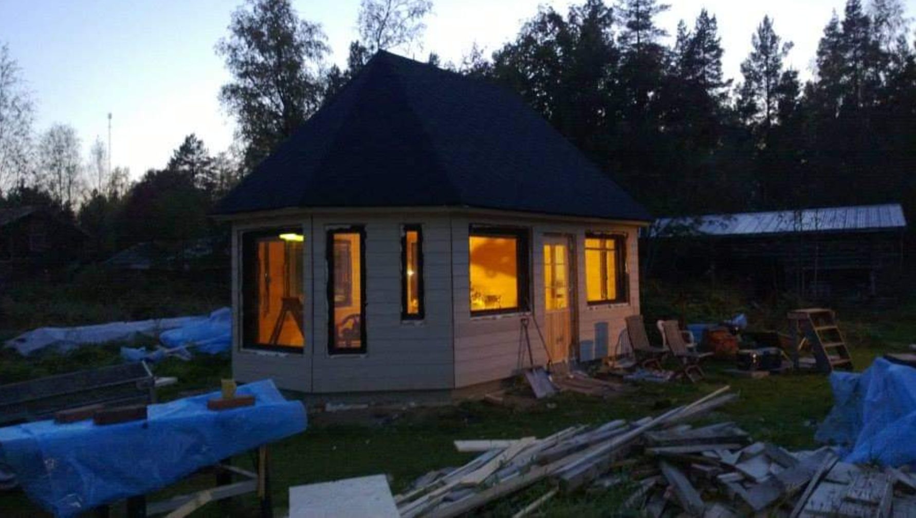 Man cave med liten terrass