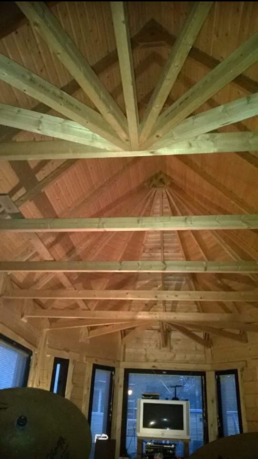 Man cave med liten terrass