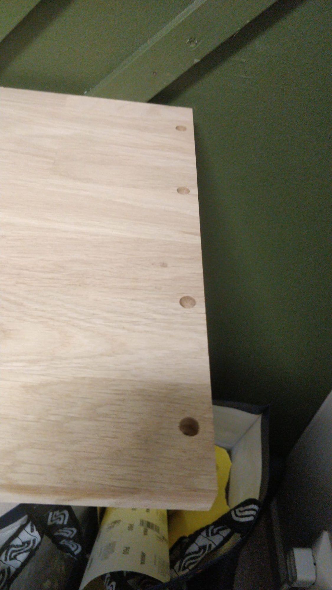 2-i-1 hylde og arbejdsstation