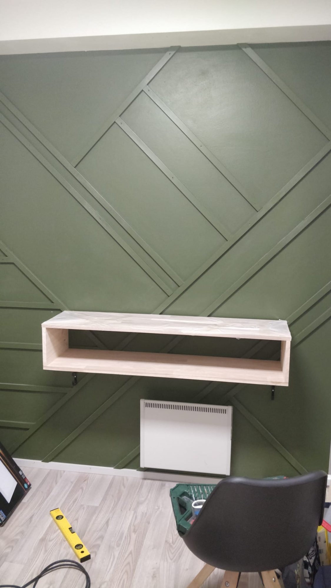 2-i-1 hylde og arbejdsstation