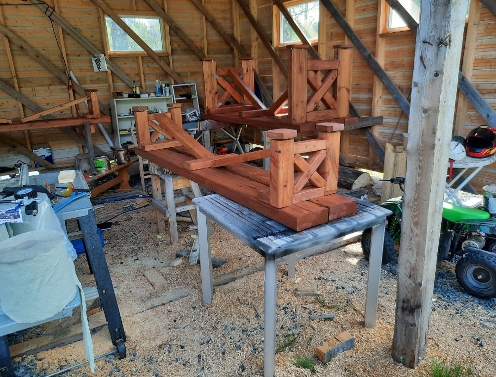 Hagemøbler laget av resirkulerte materialer