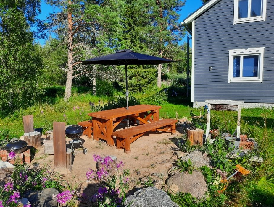 Hagemøbler laget av resirkulerte materialer