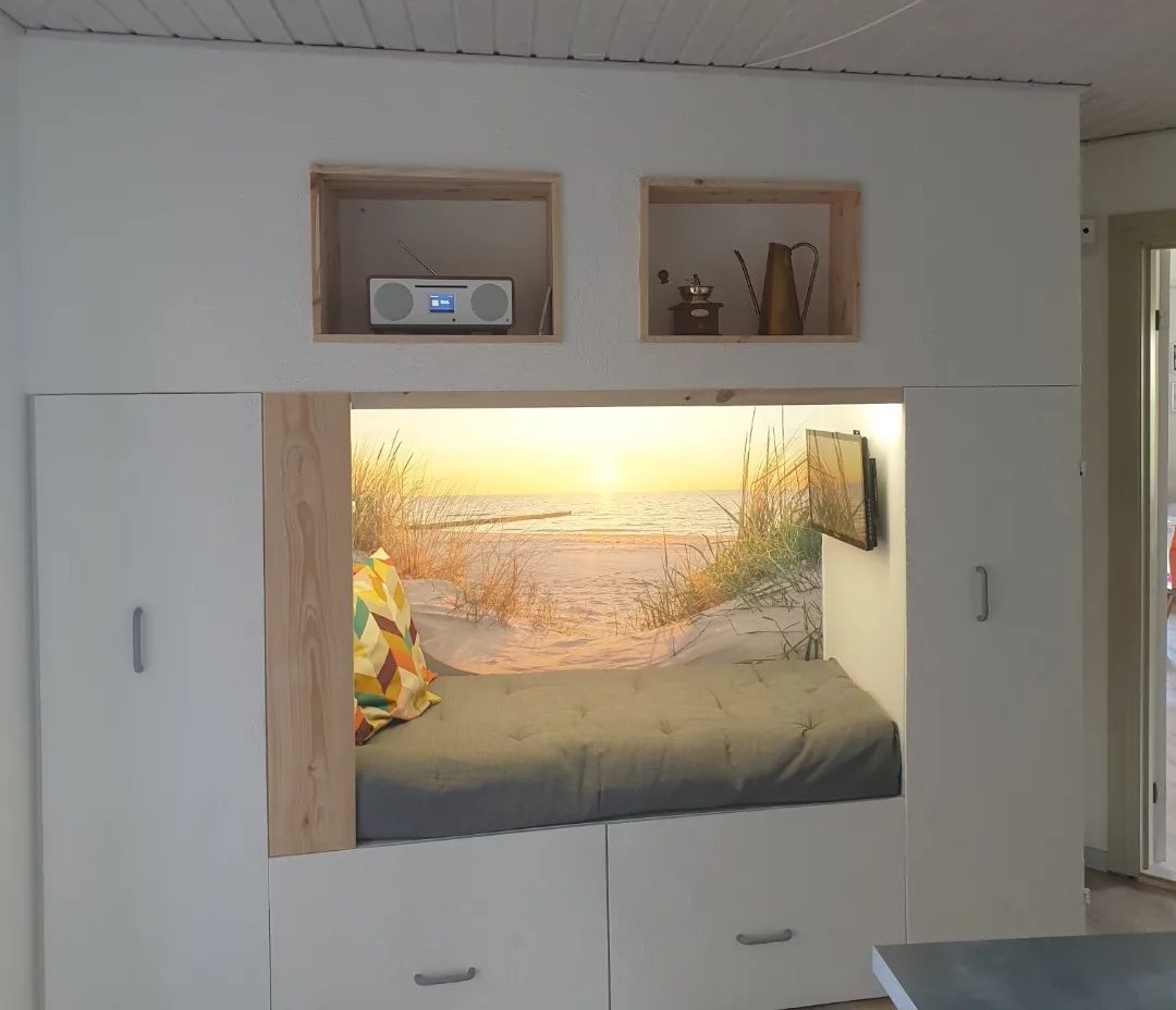 Skåpvägg med myshörna