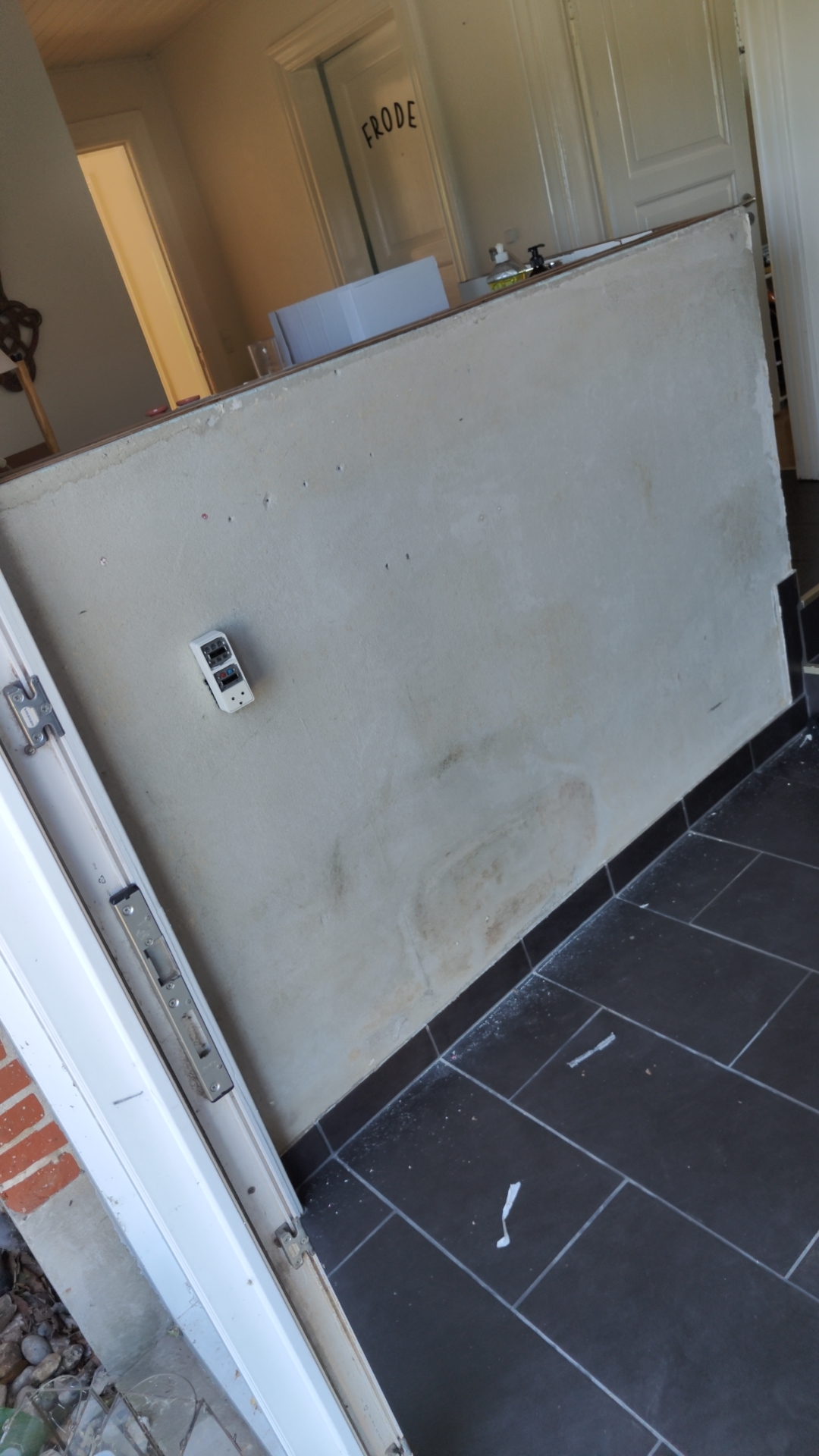 Halvvegg med fiskebein