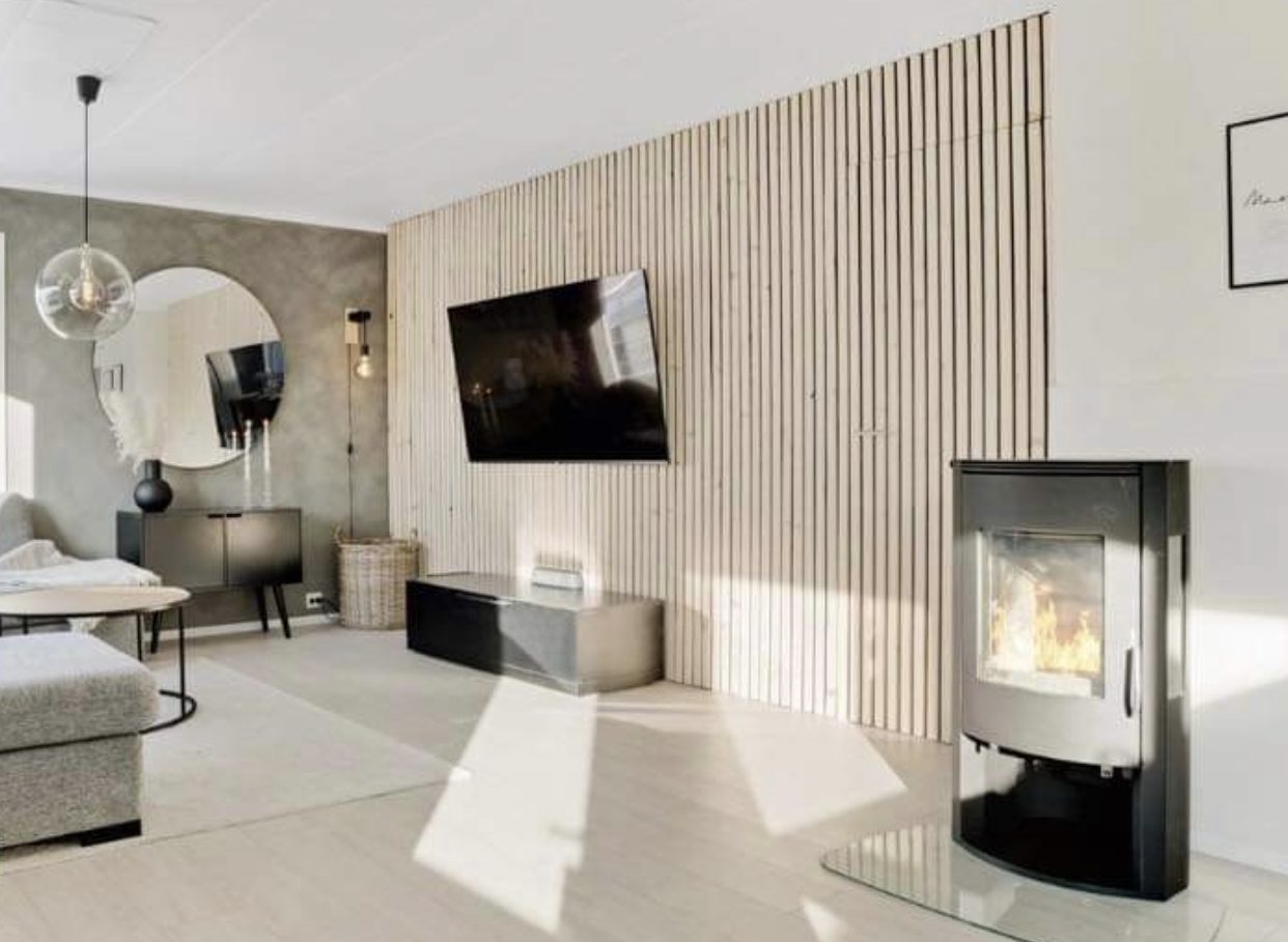 Gipsvägg med dold dörr