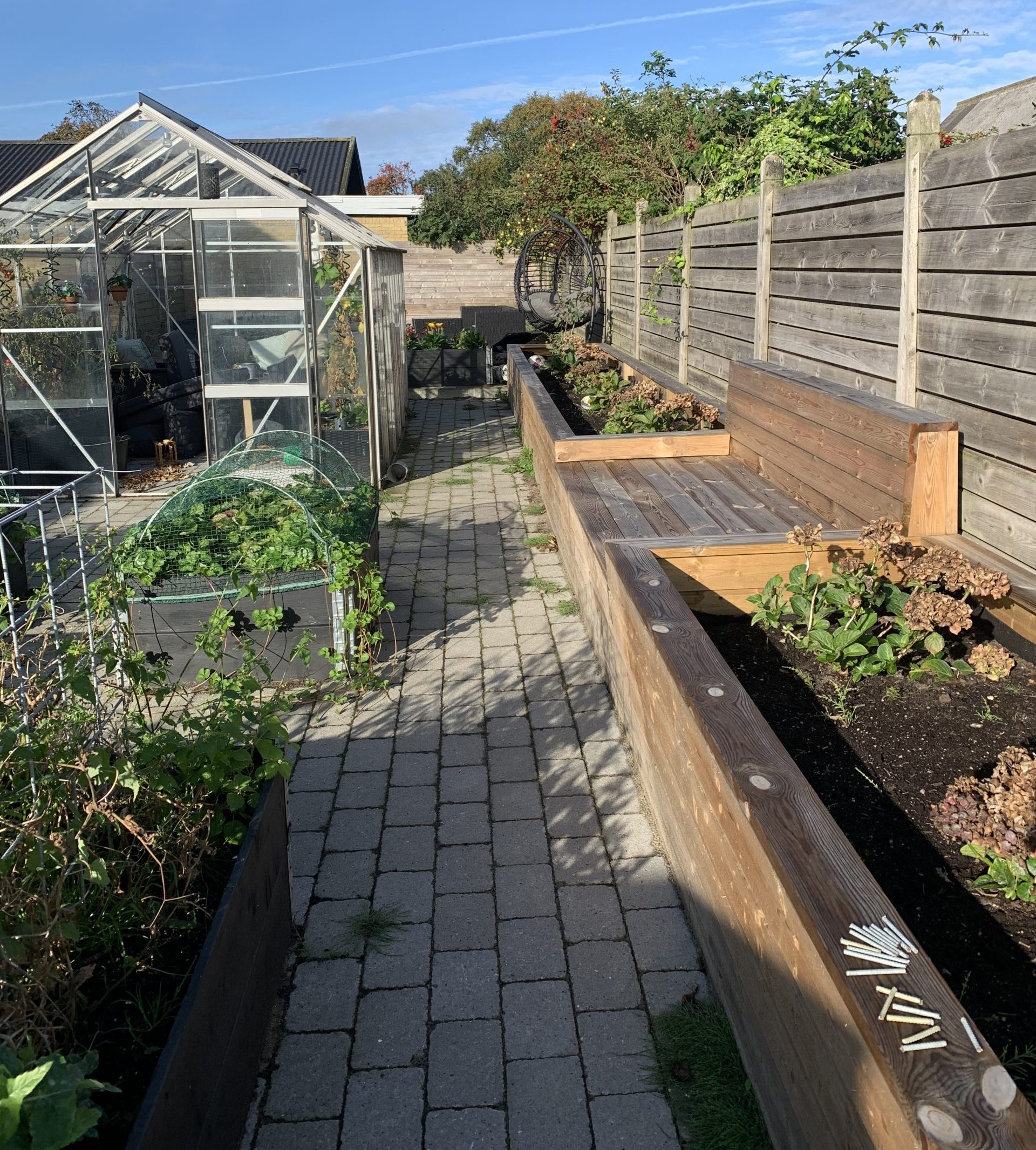 Odlingslåda med bänk