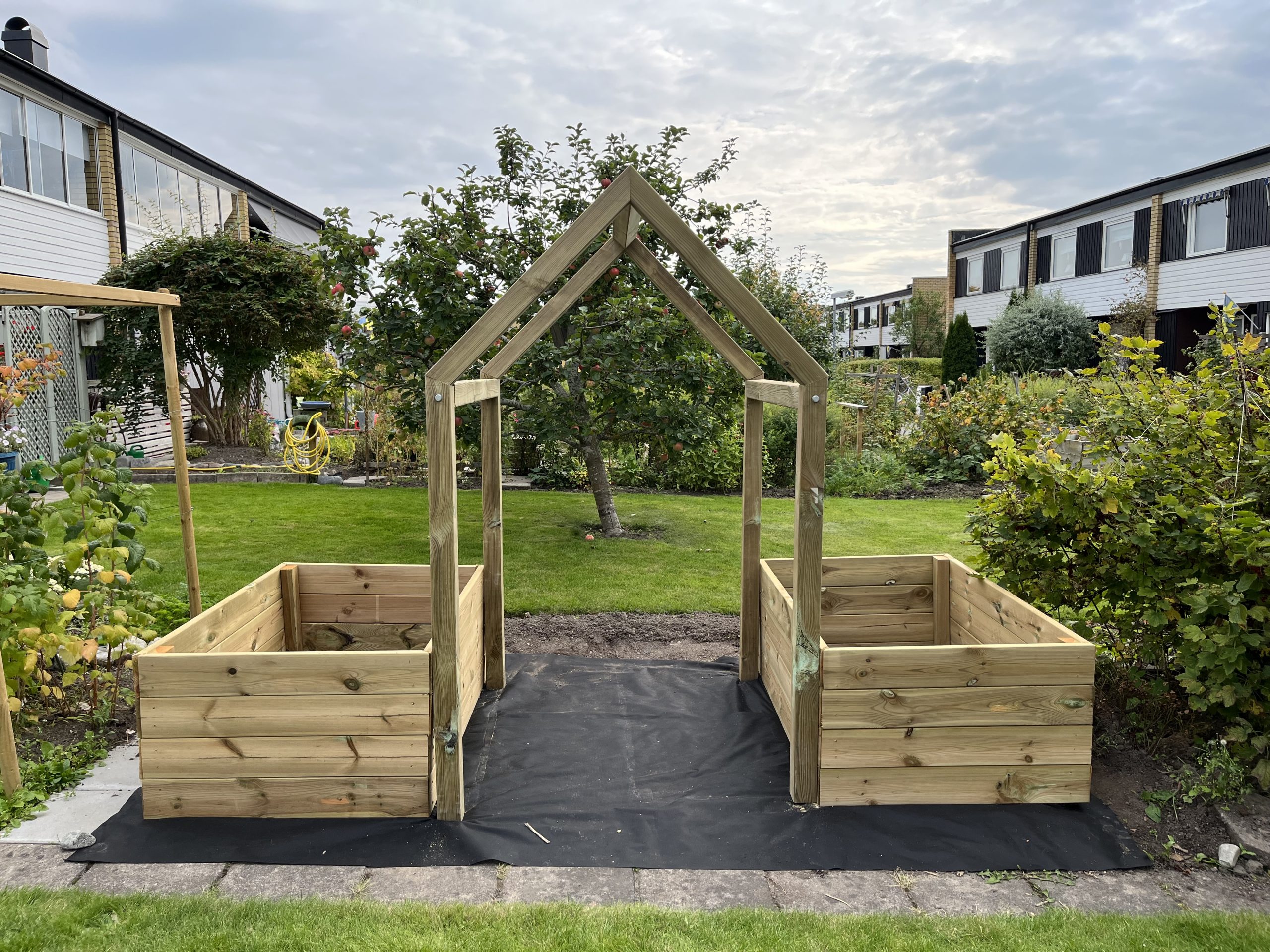 Højbede med espalier