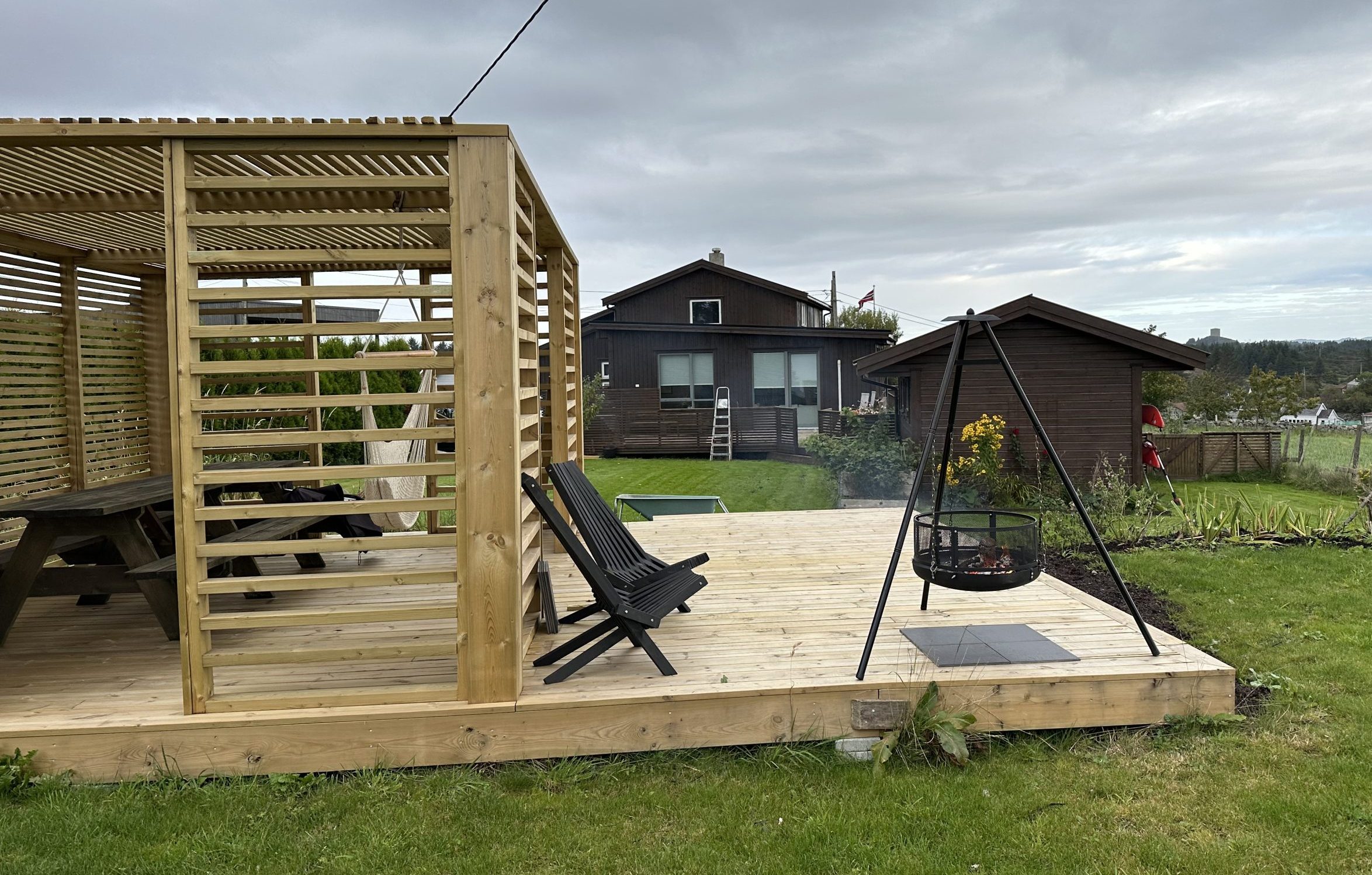 Pergola på trädäck