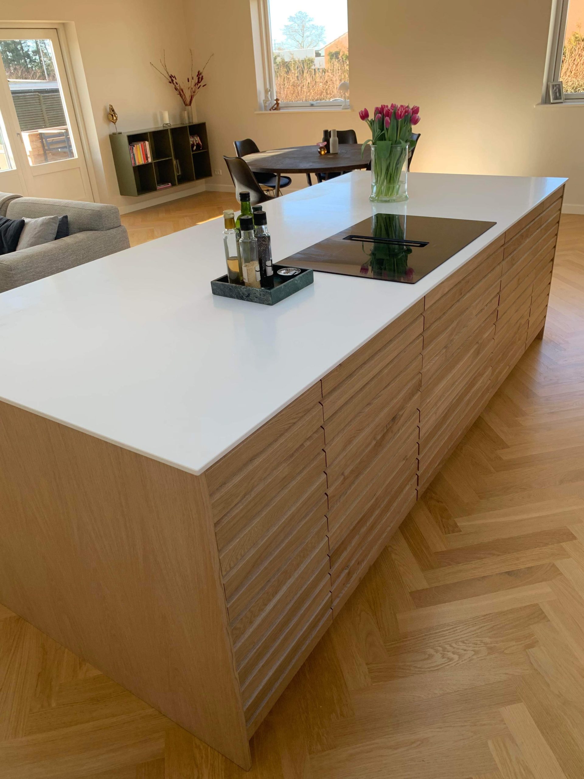 Kjøkkenfronter laget av parkettstaver