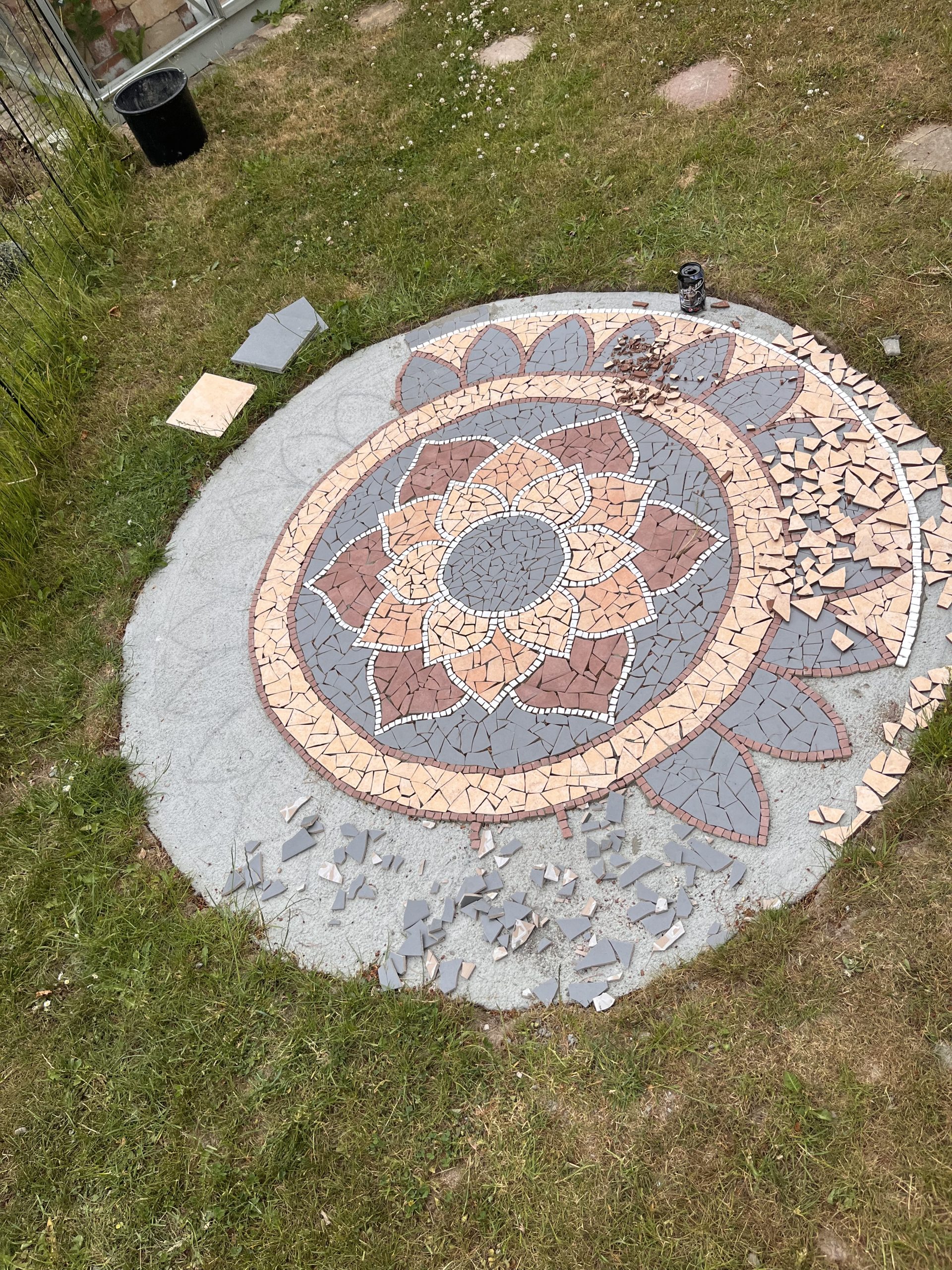 Rund mosaik terrasse