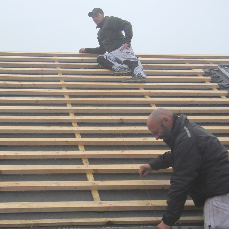 Liuskekivikatto asennus