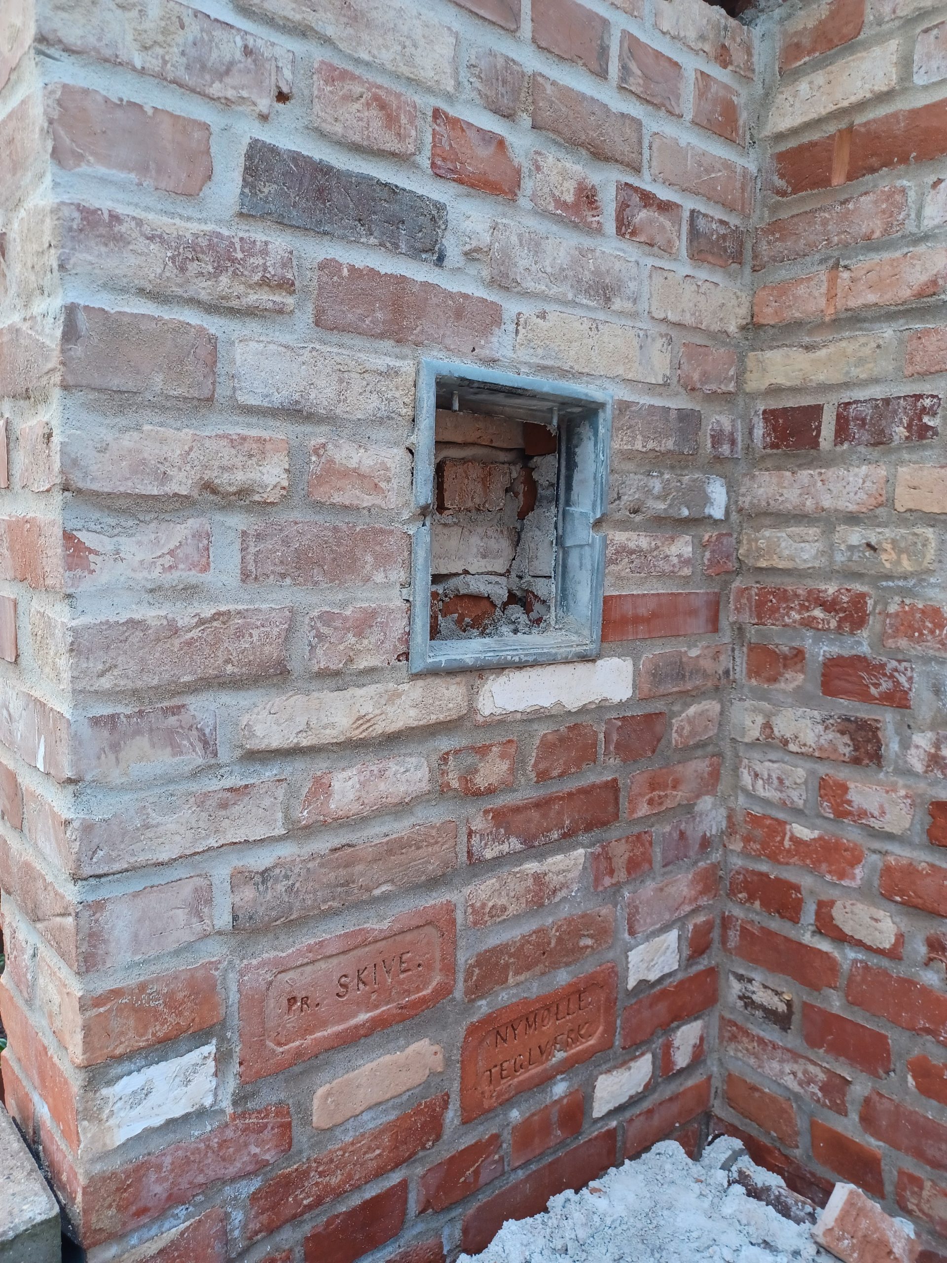 Orangerie af bla. 1.800 genbrugssten