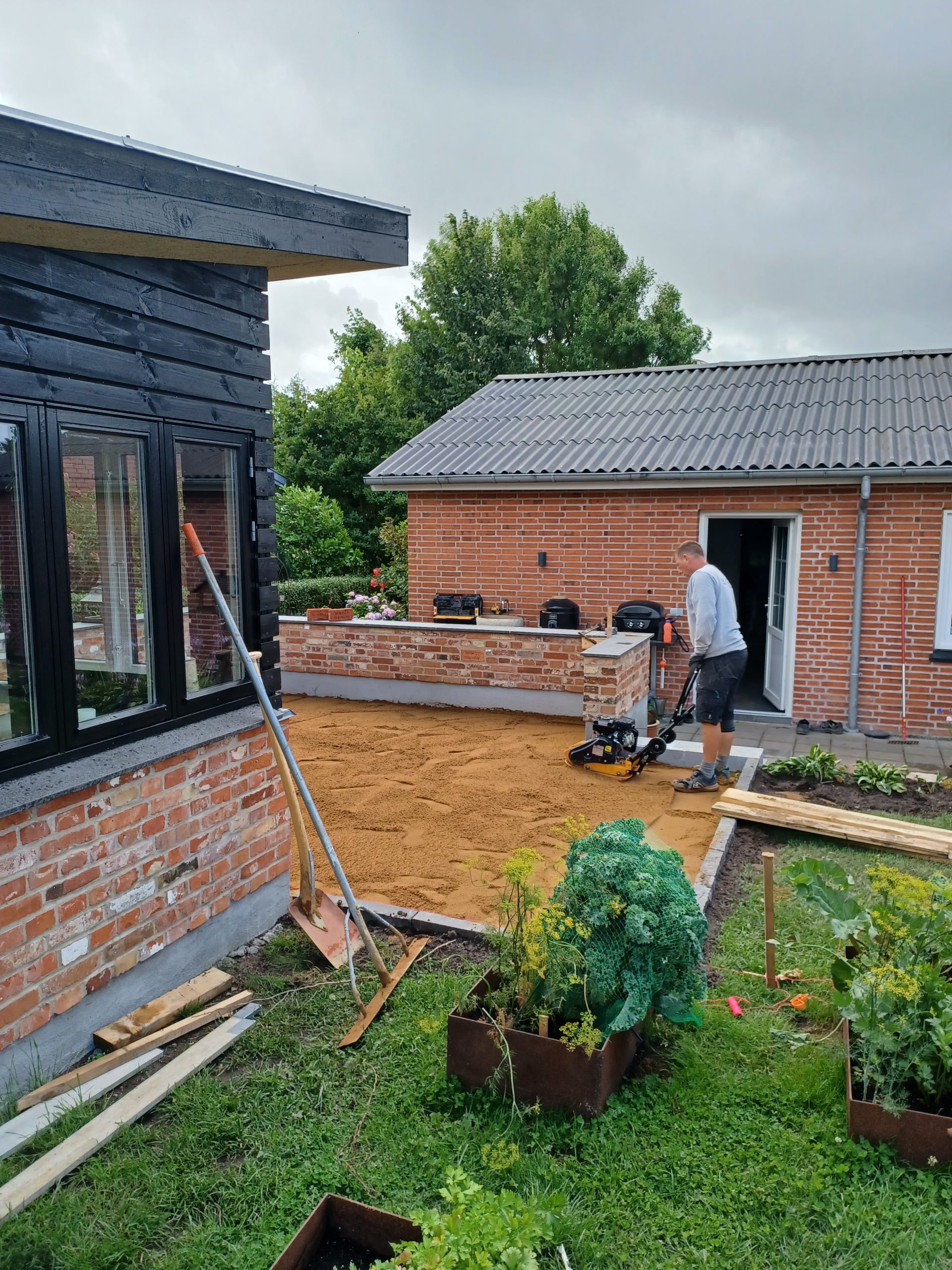 Orangerie af bla. 1.800 genbrugssten