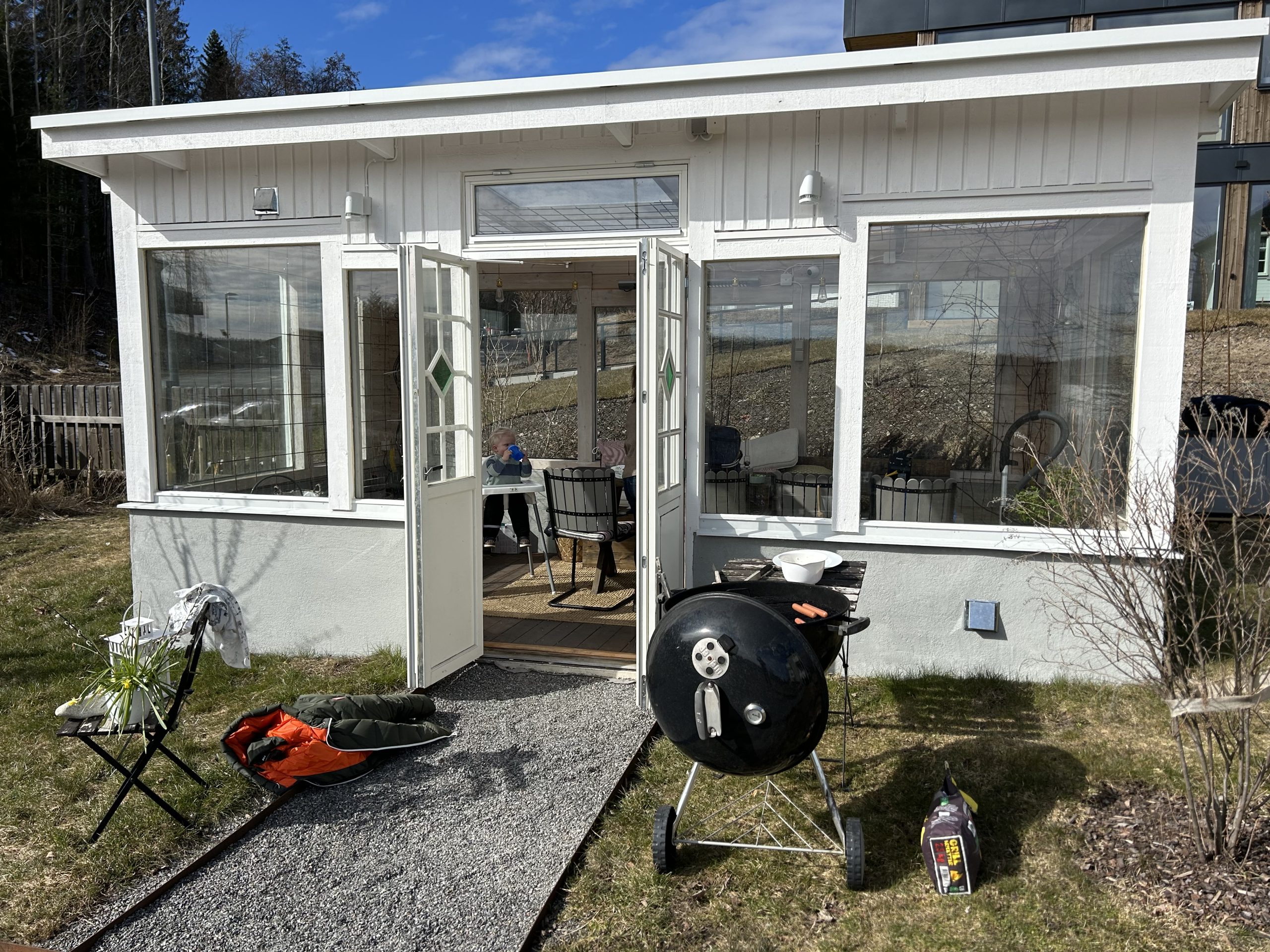 Orangeri med bröstning av leca