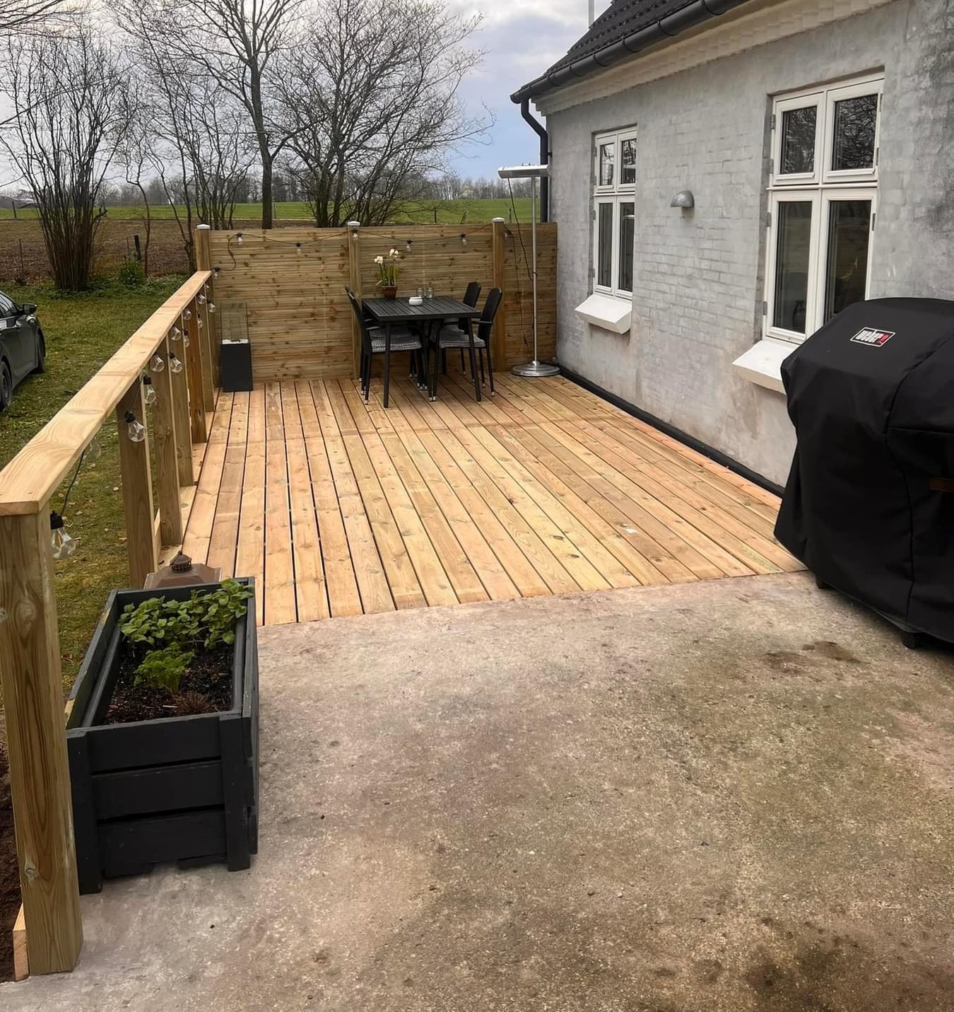 Puuterassi betonikannen jatkoksi