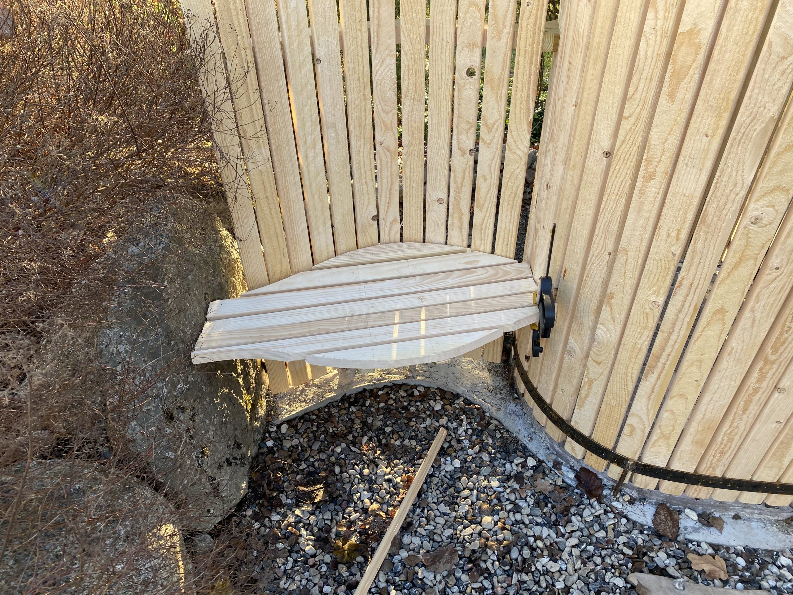 Udendørs bruser af trælister