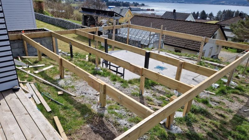 Svømmebasseng med overbygg