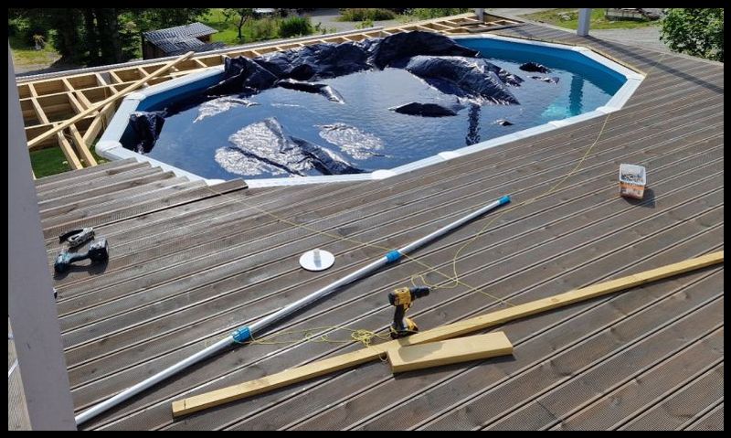 Svømmebasseng med overbygg