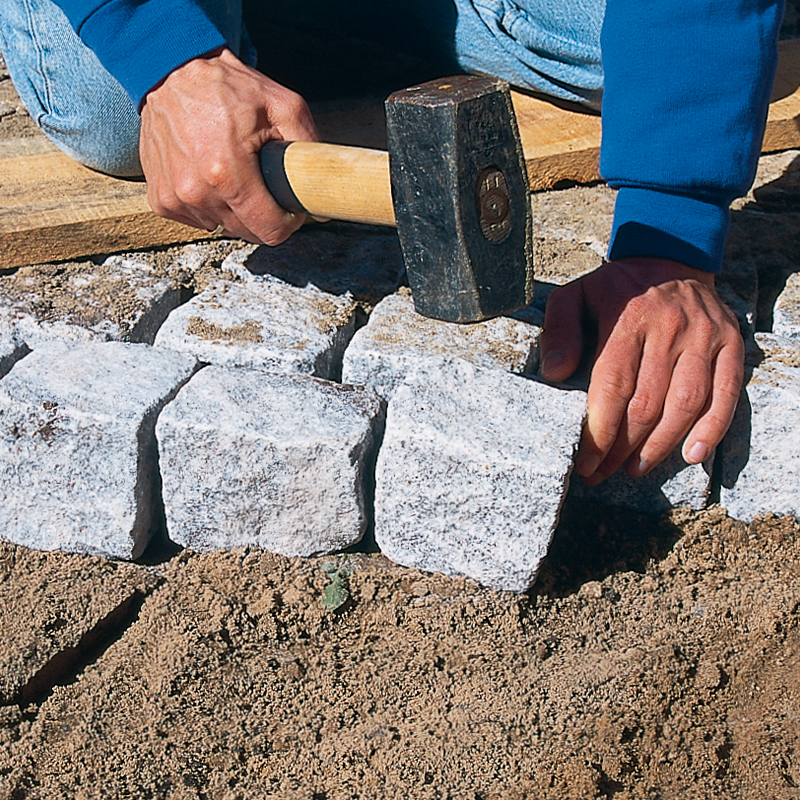 Chaussesten indkørsel