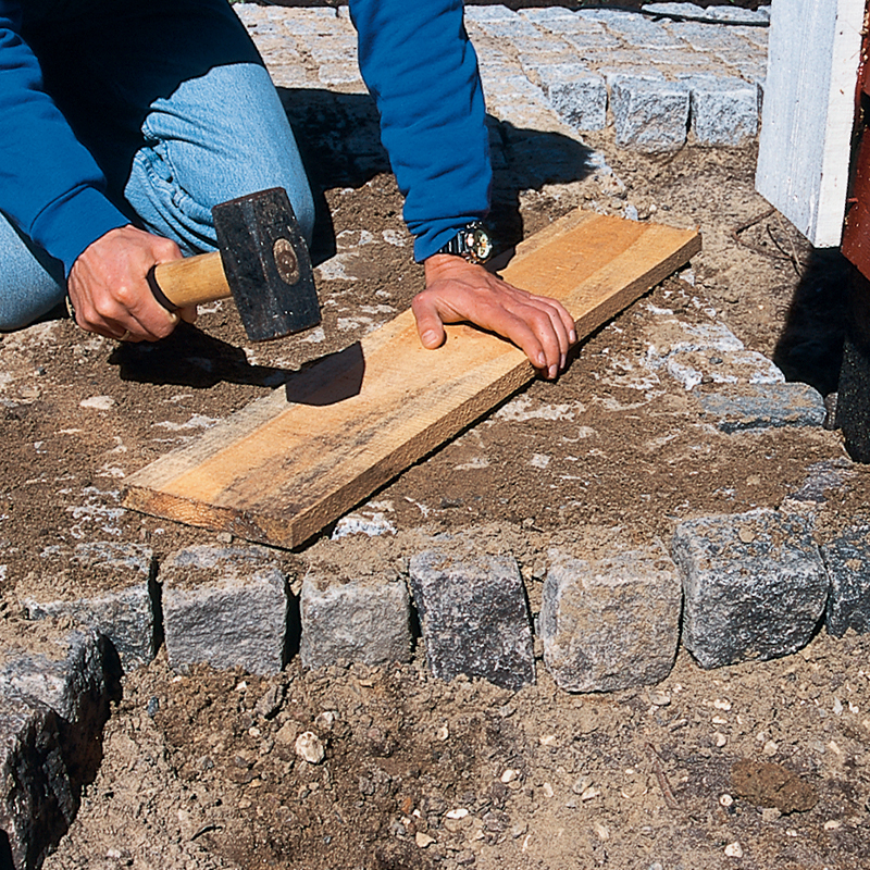 Chaussesten indkørsel