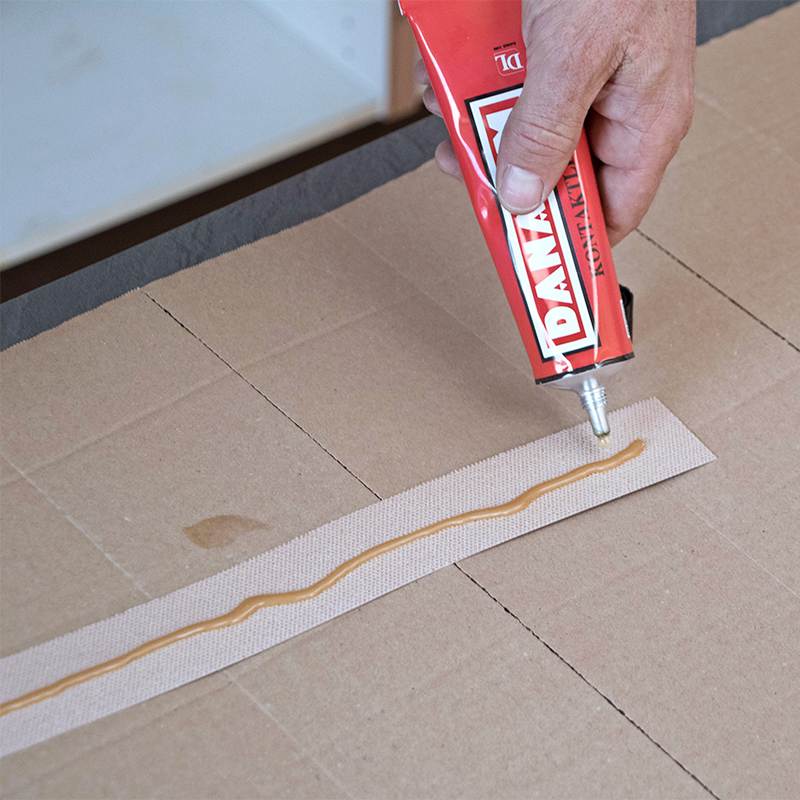 Opløsning af kontaktlim