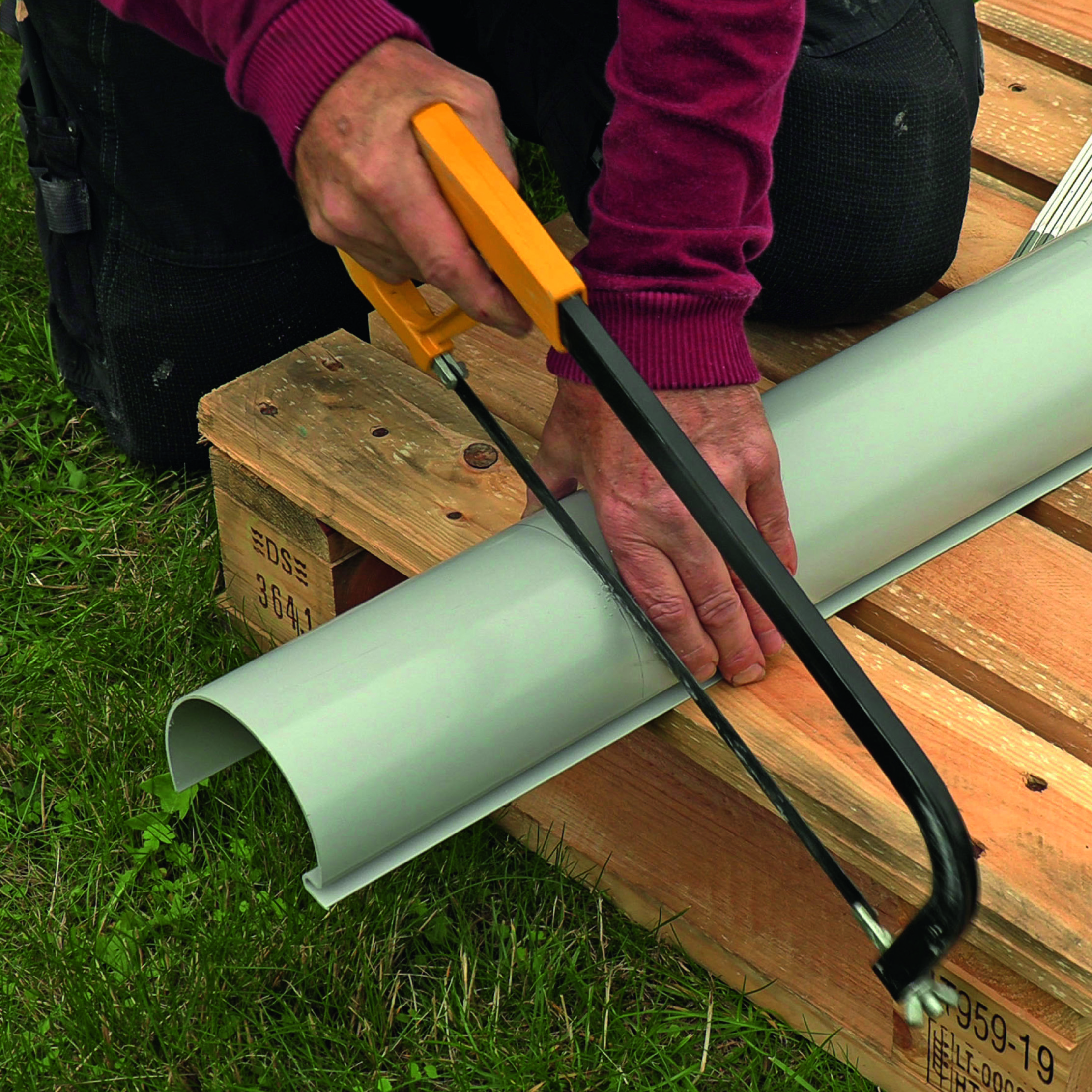 Reparere hul i tagrende