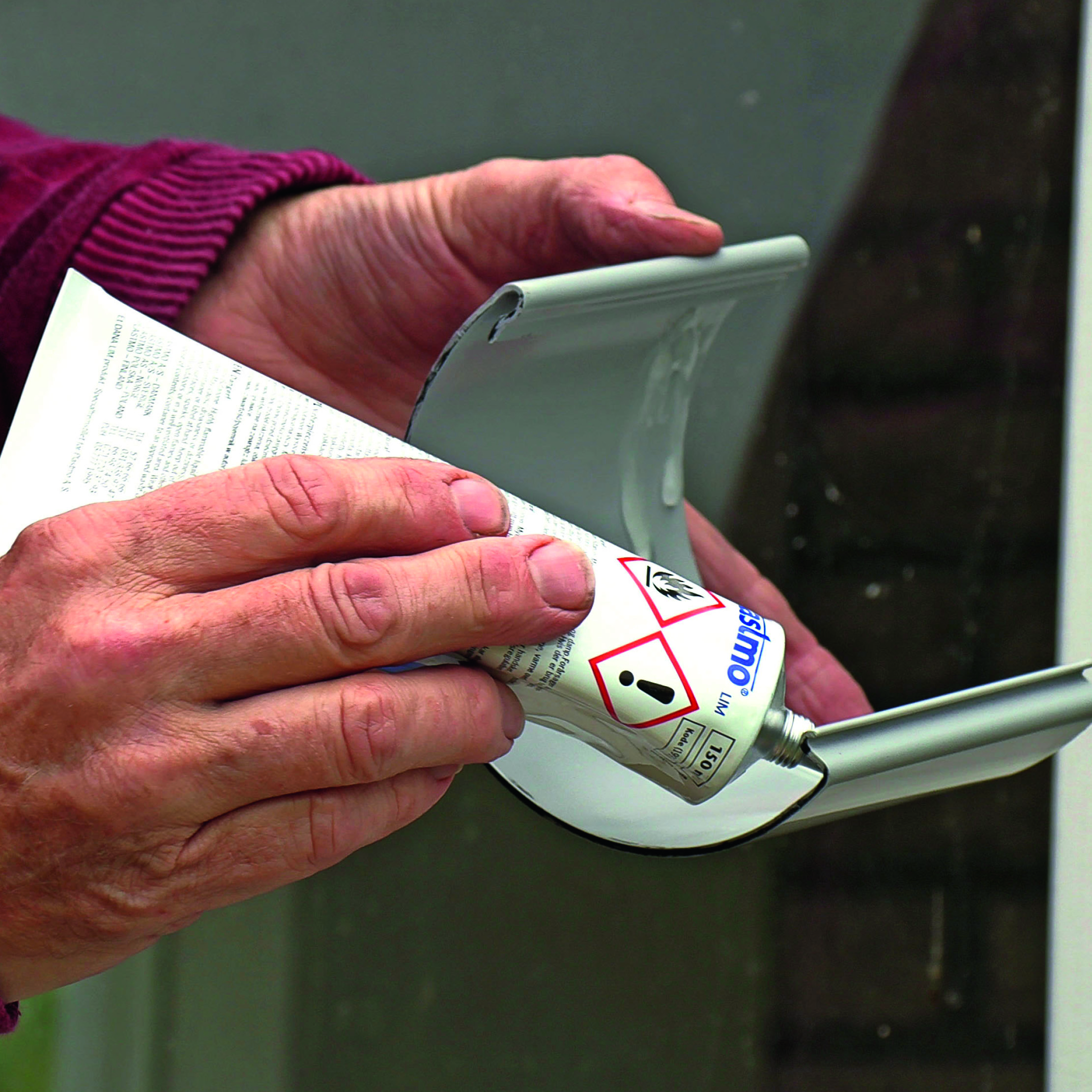 Reparere hul i tagrende